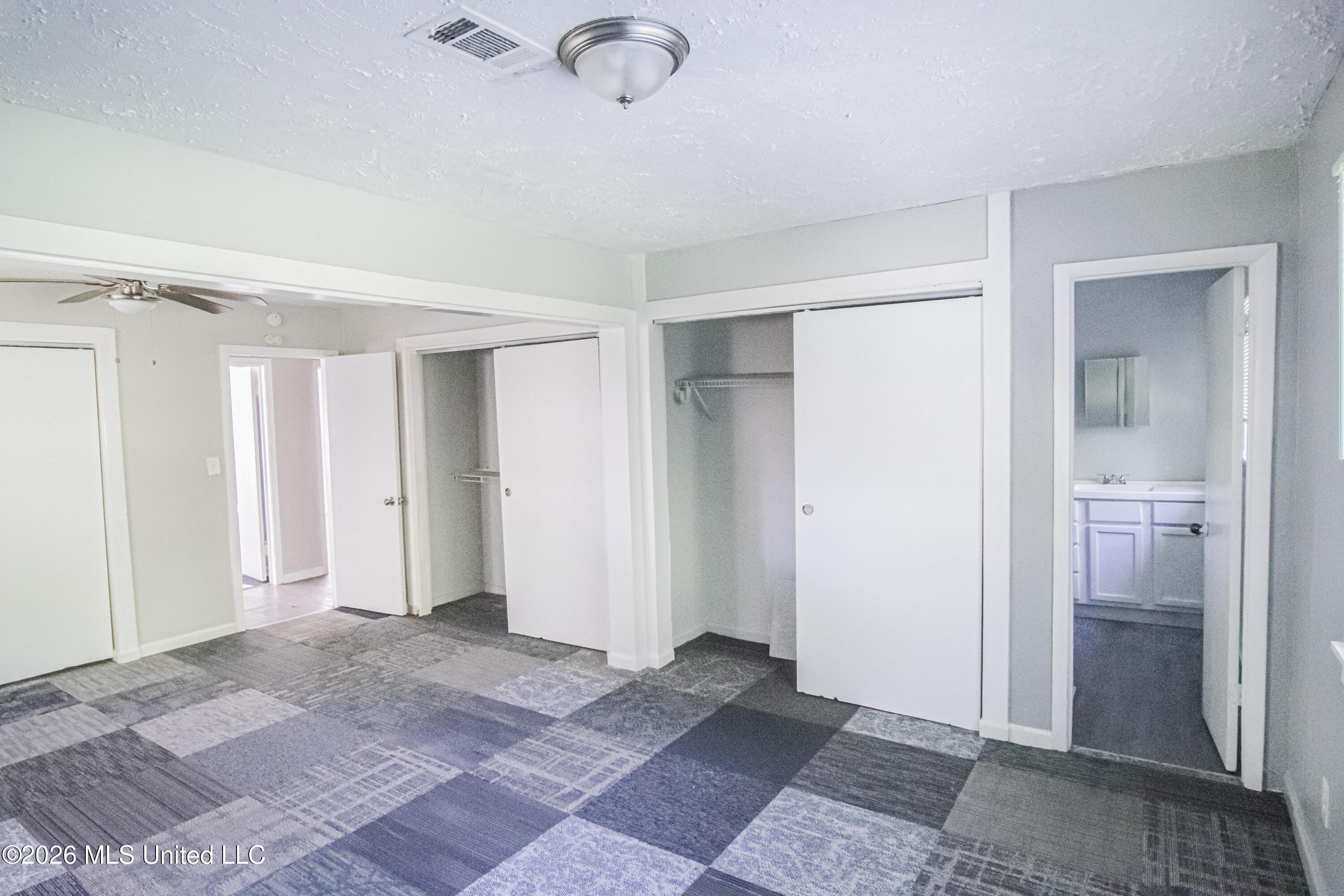 4256 Oaklawn Drive Property Photo 15