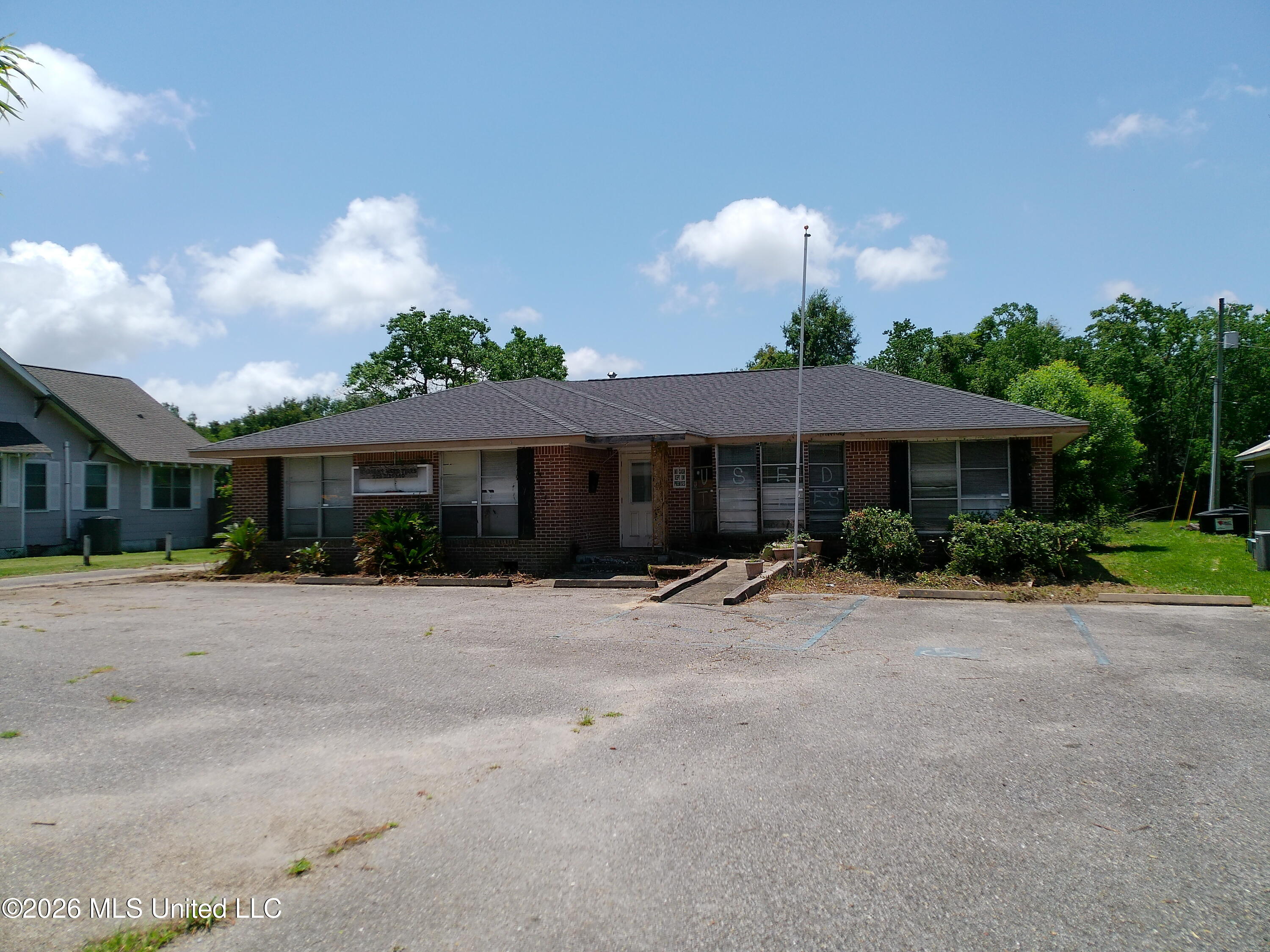 14121 Dedeaux Road