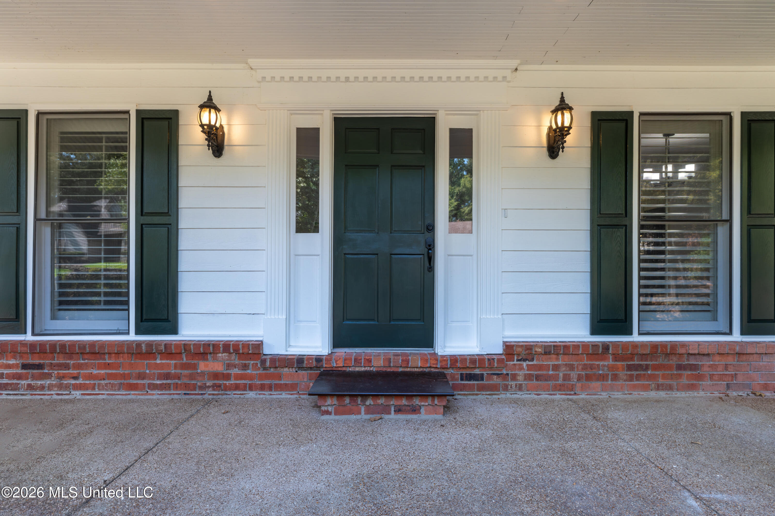 8675 Cedar Farms Drive Property Photo 2
