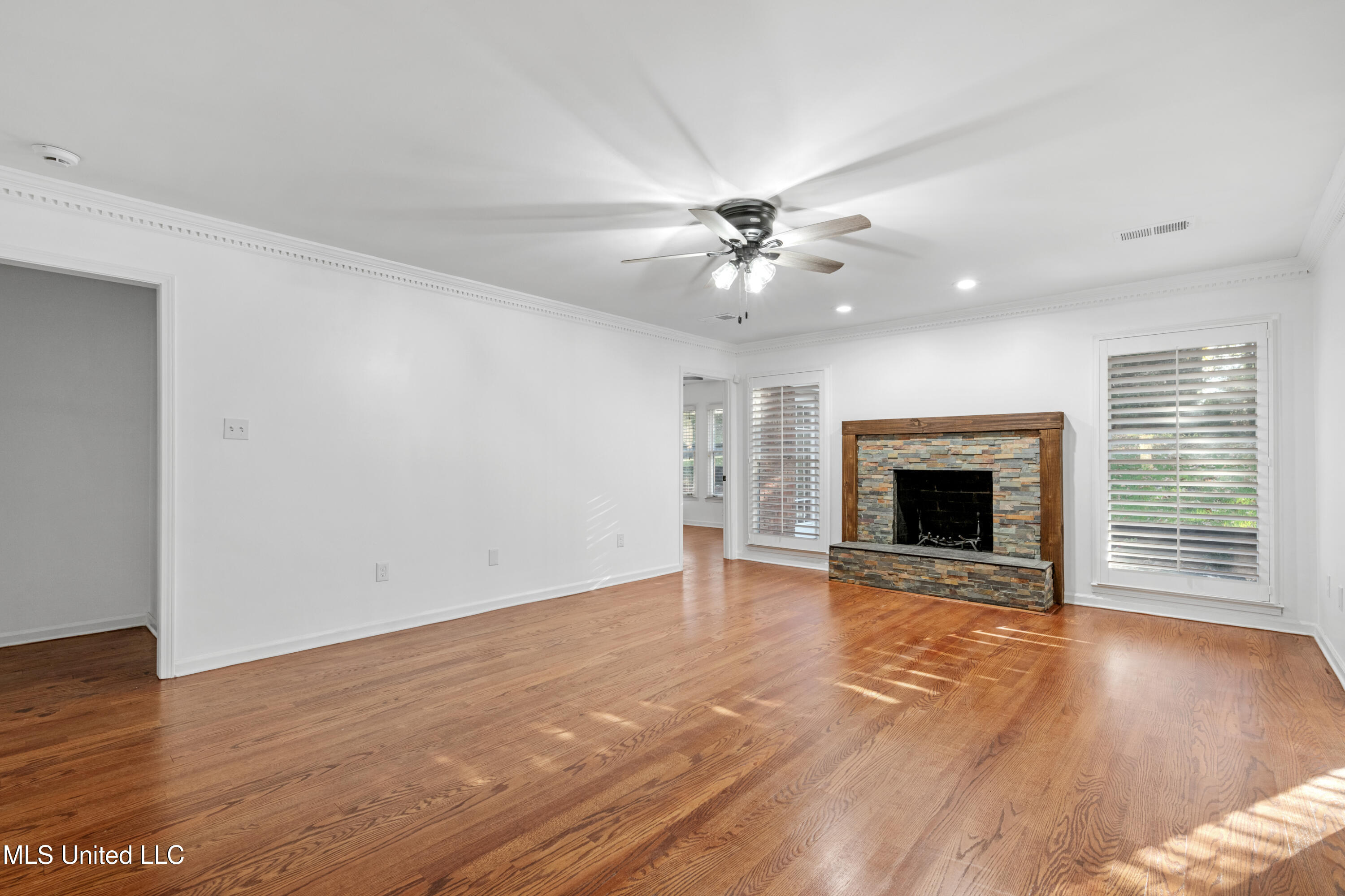 8675 Cedar Farms Drive Property Photo 5