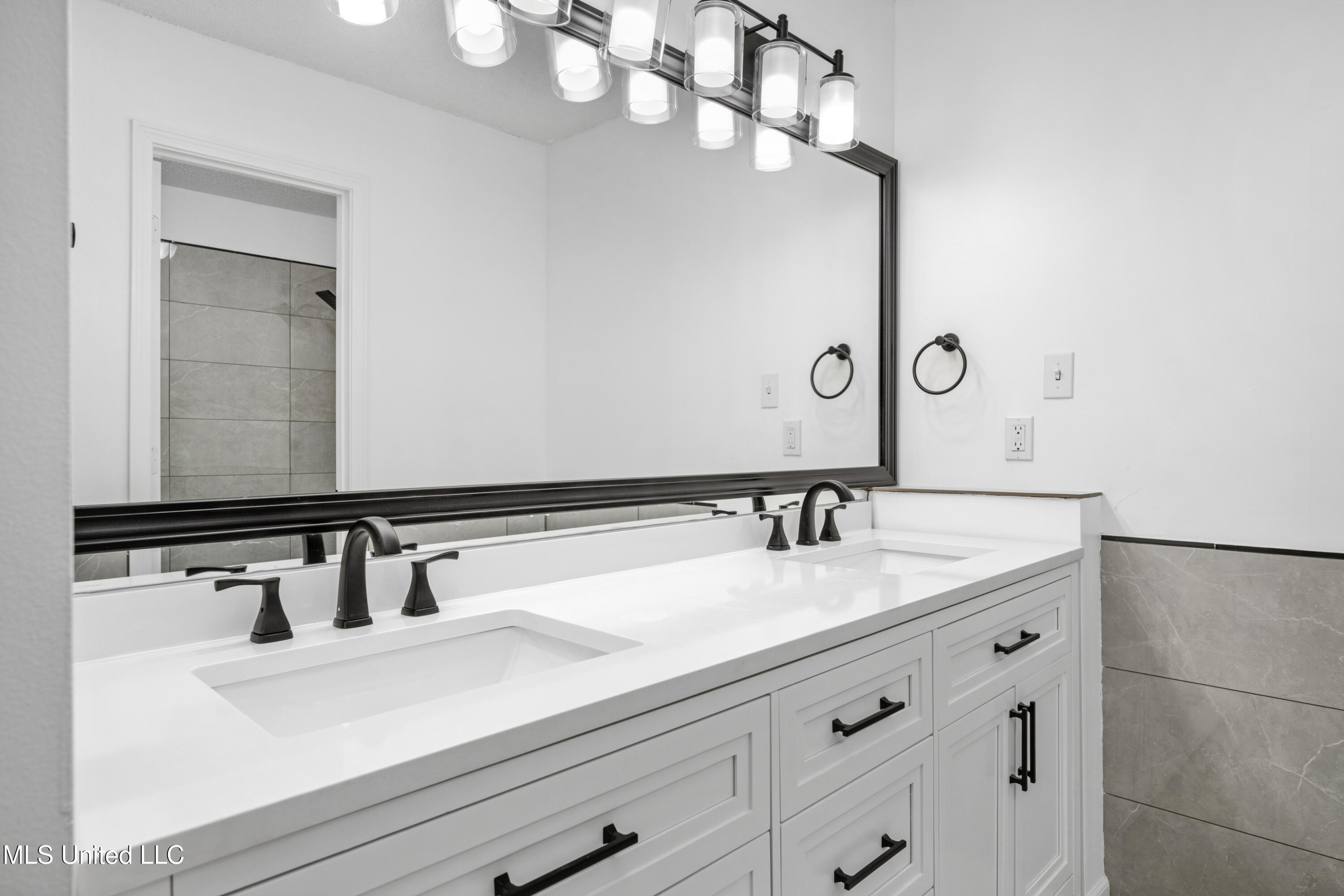 8675 Cedar Farms Drive Property Photo 32