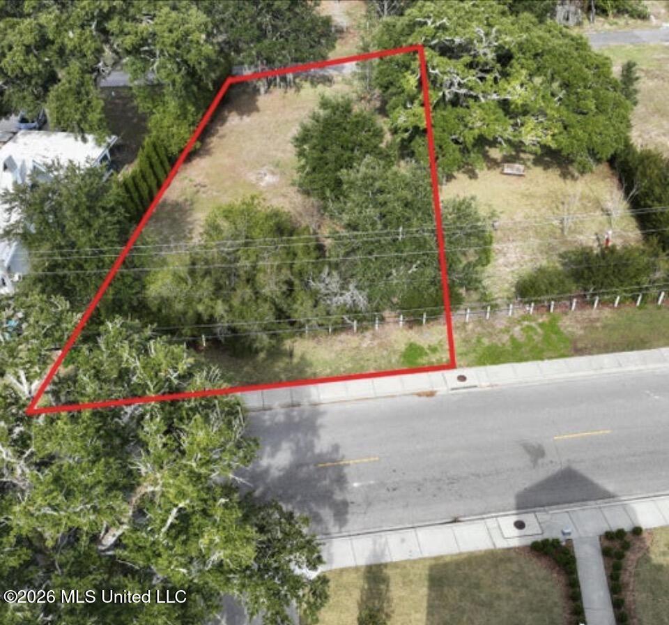 722 2nd Street Property Photo 2