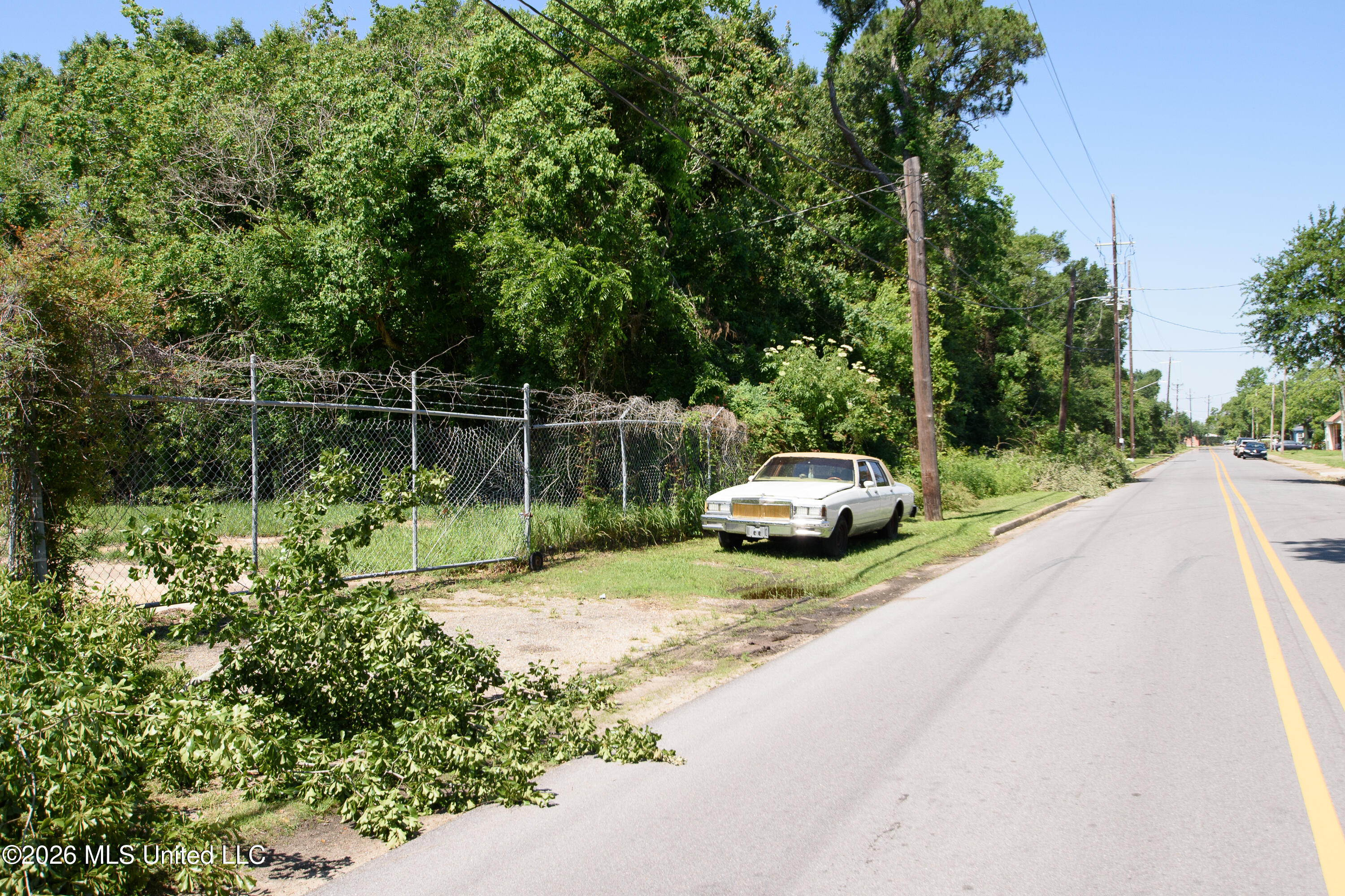 E Krebs Avenue Property Photo 8