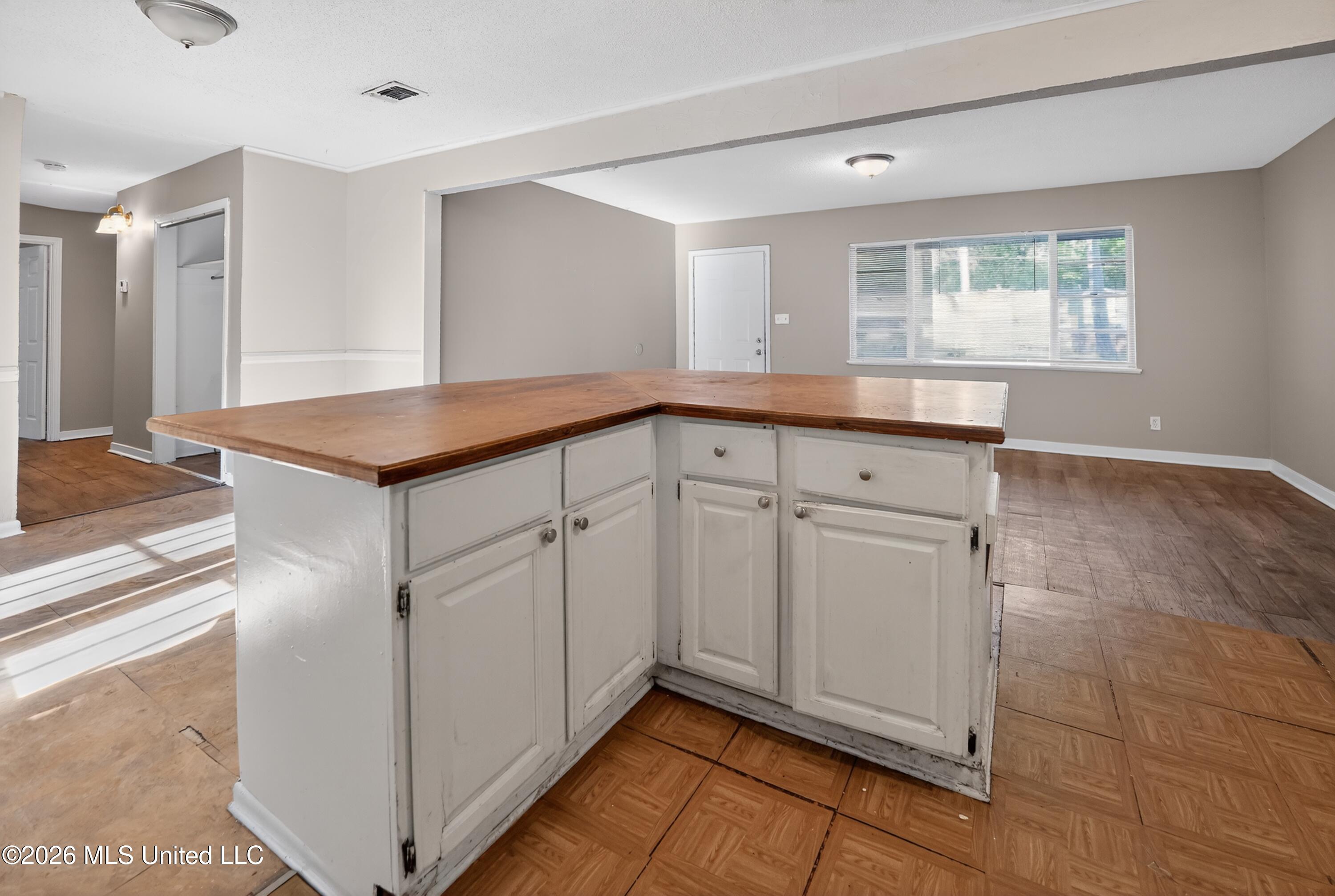 1940 Ventura Drive Property Photo 13