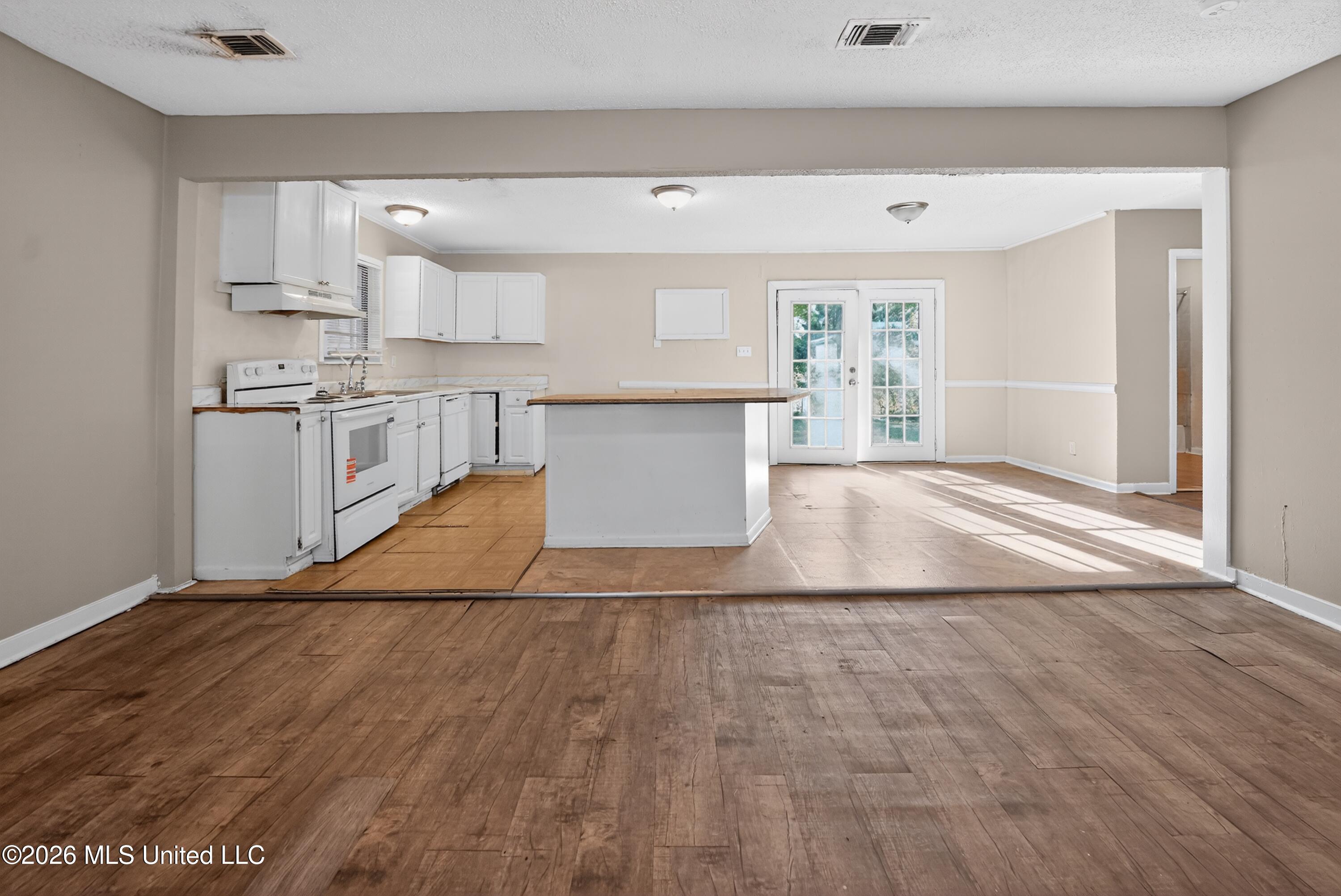 1940 Ventura Drive Property Photo 14