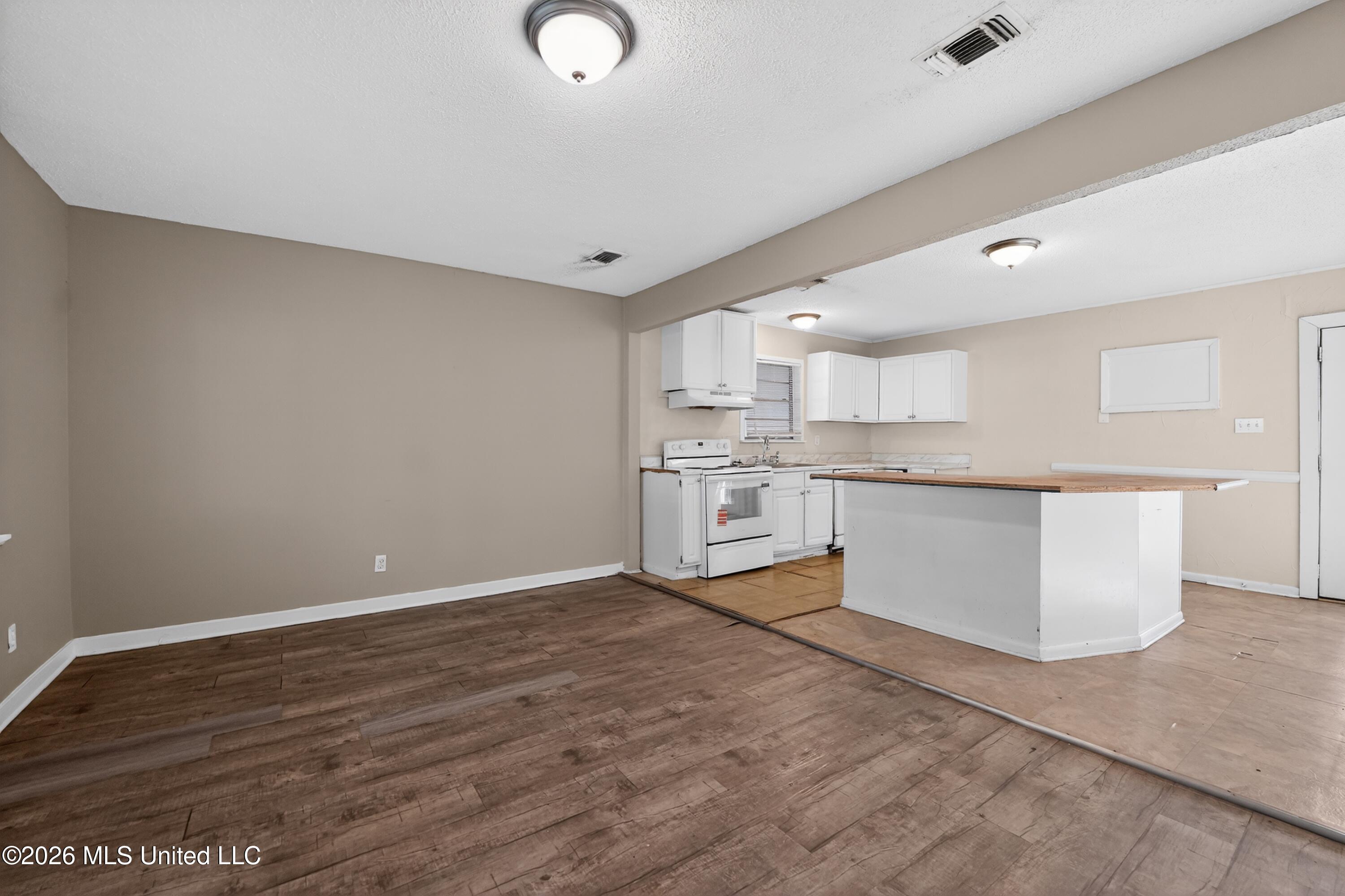 1940 Ventura Drive Property Photo 15