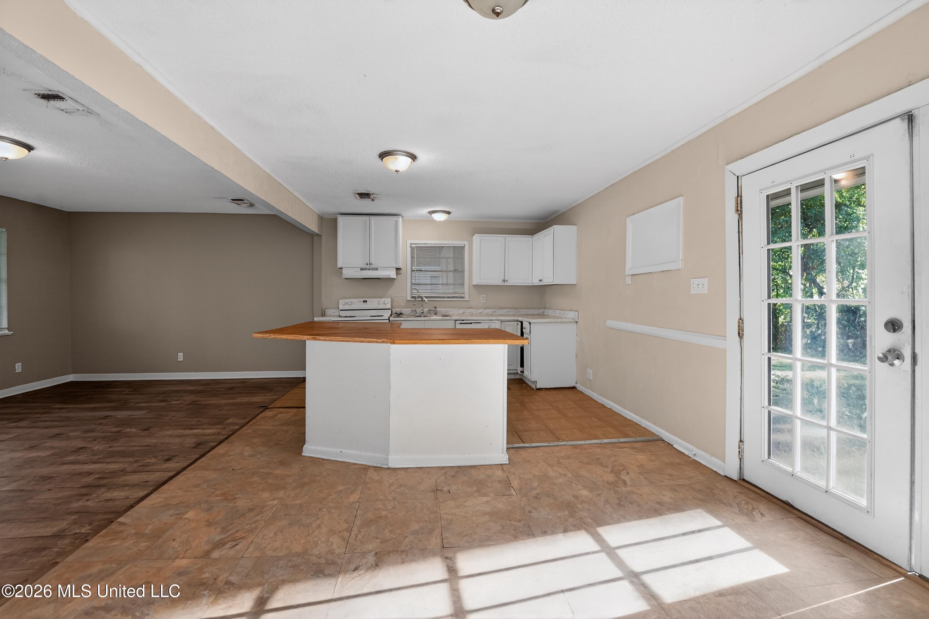 1940 Ventura Drive Property Photo 17