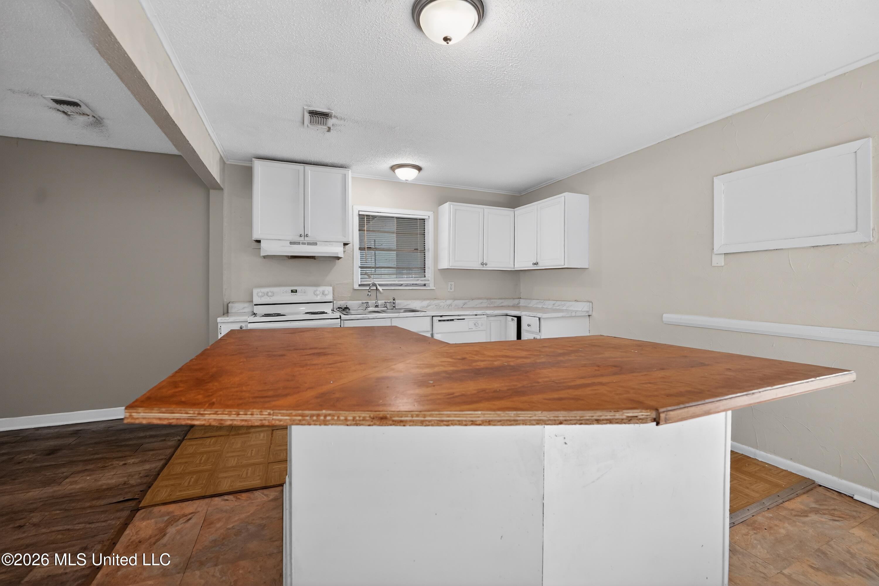 1940 Ventura Drive Property Photo 19