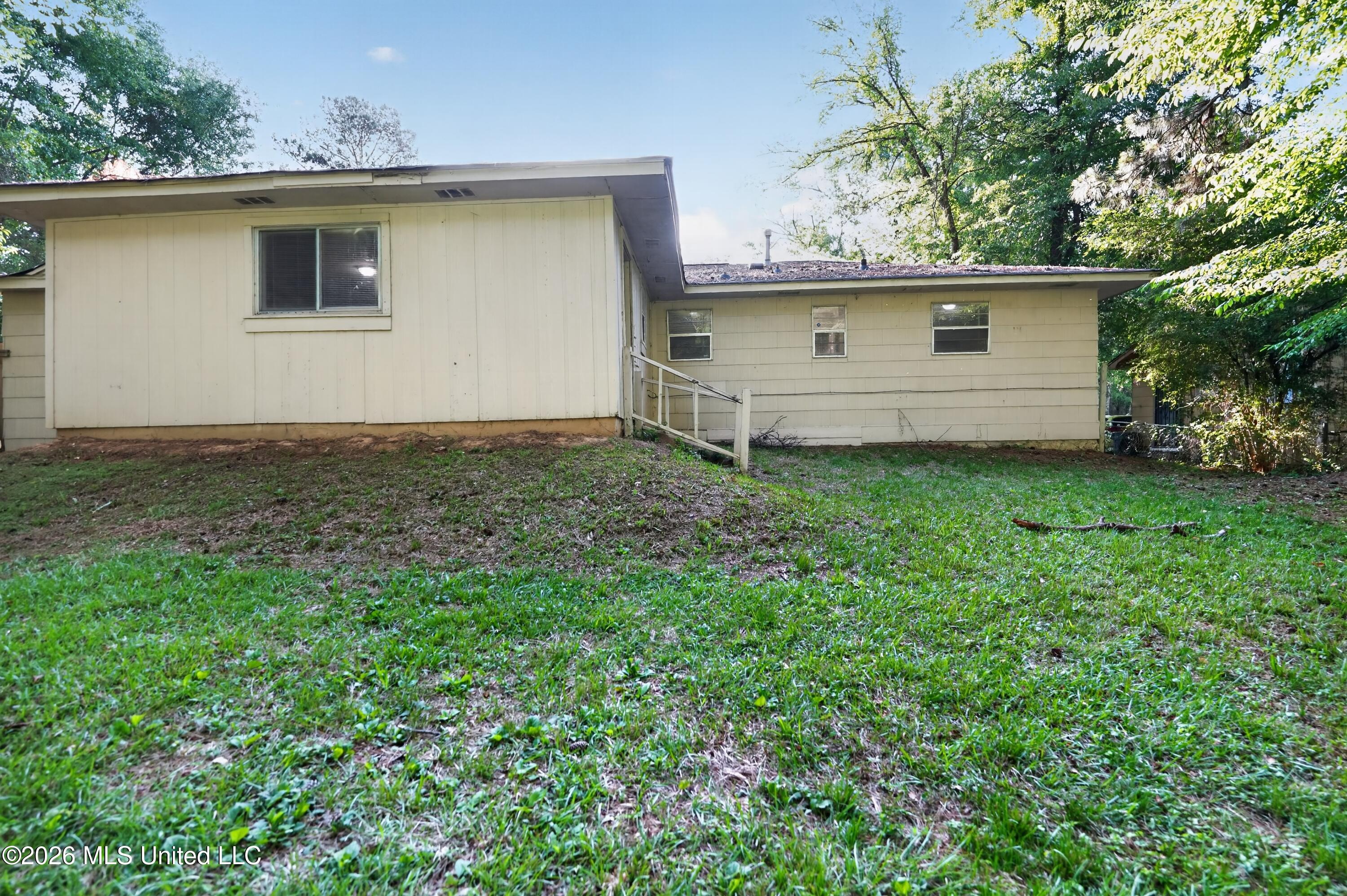 1439 Gibralter Drive Property Photo 3