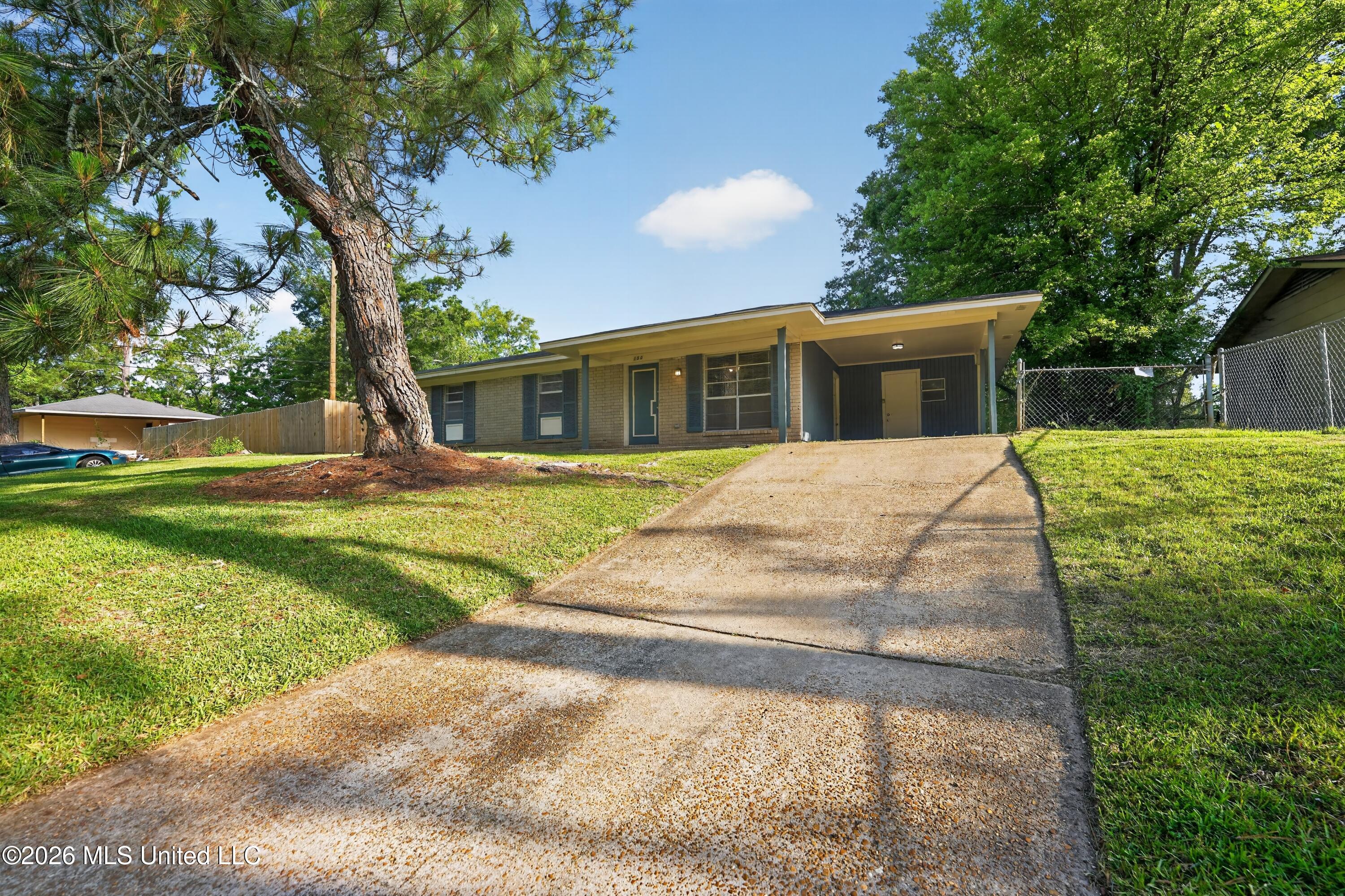150 Hayes Drive Property Photo 2