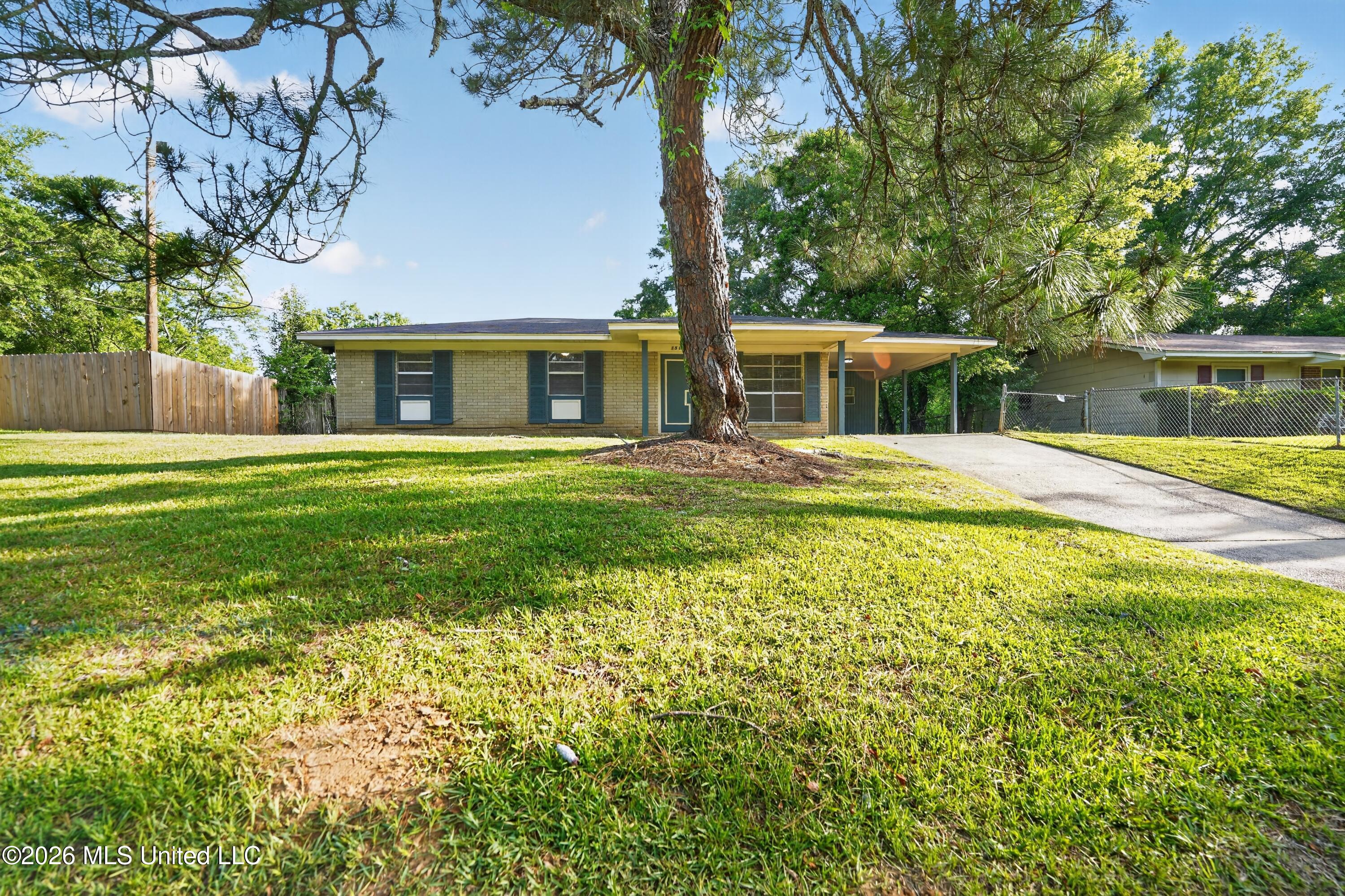 150 Hayes Drive Property Photo 3