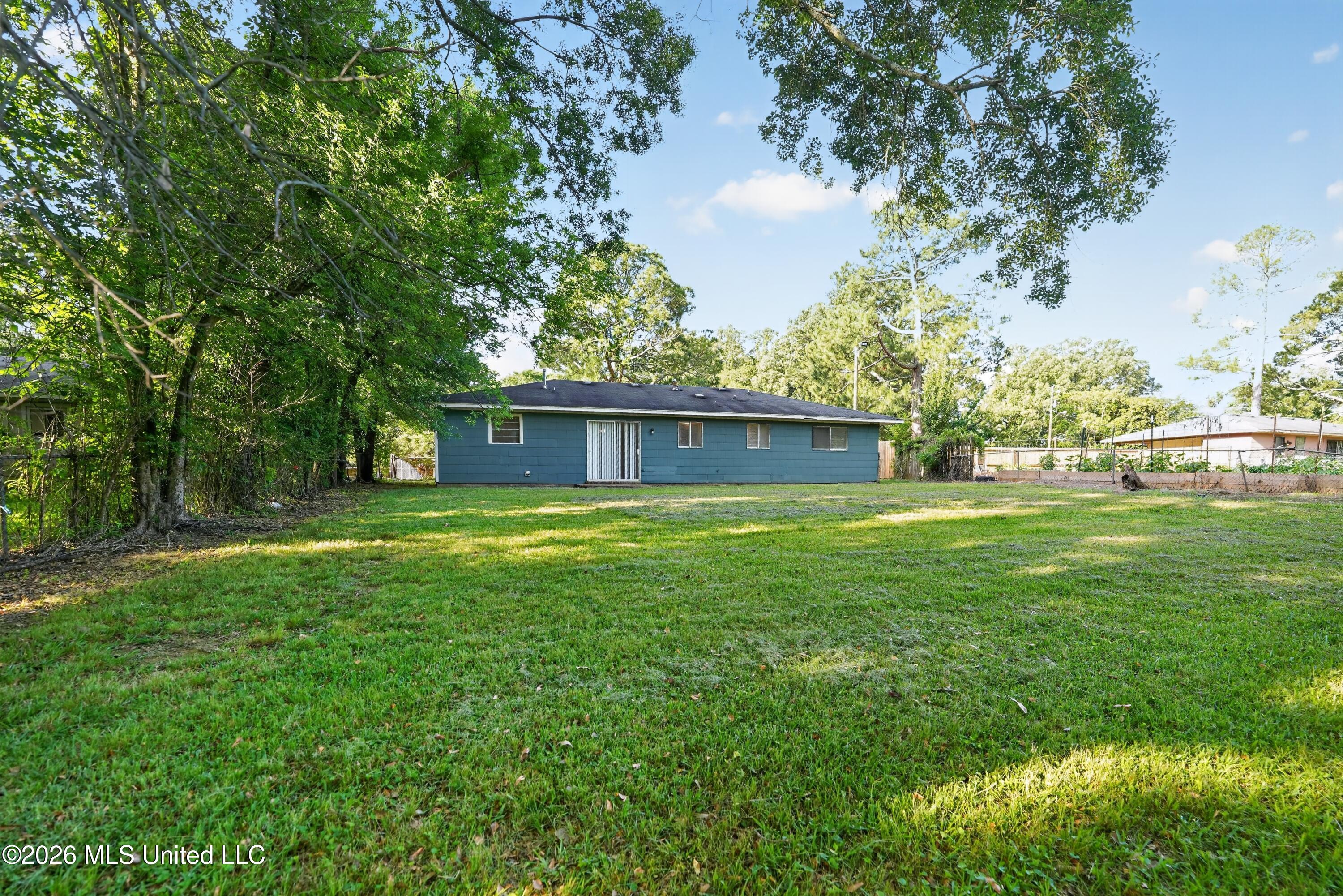 150 Hayes Drive Property Photo 4