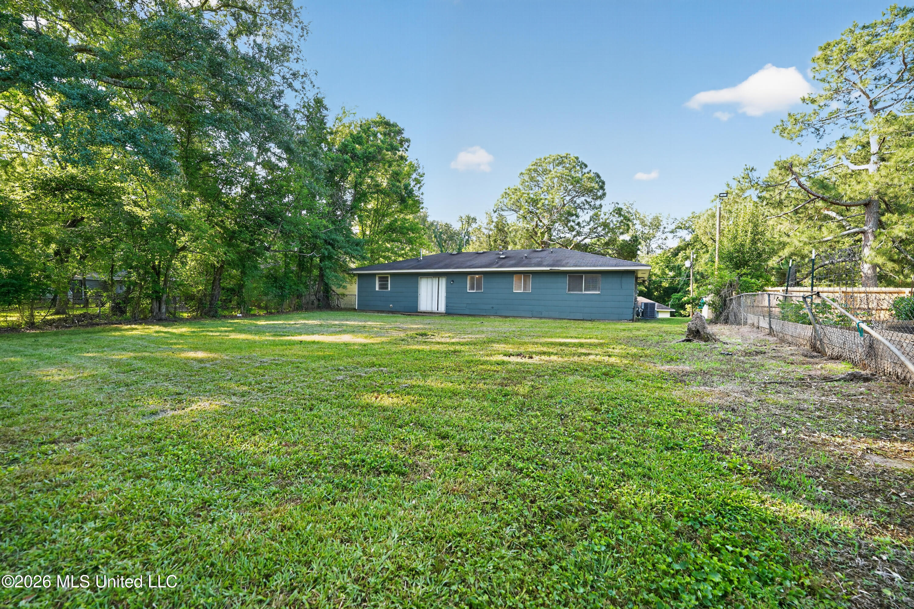 150 Hayes Drive Property Photo 6