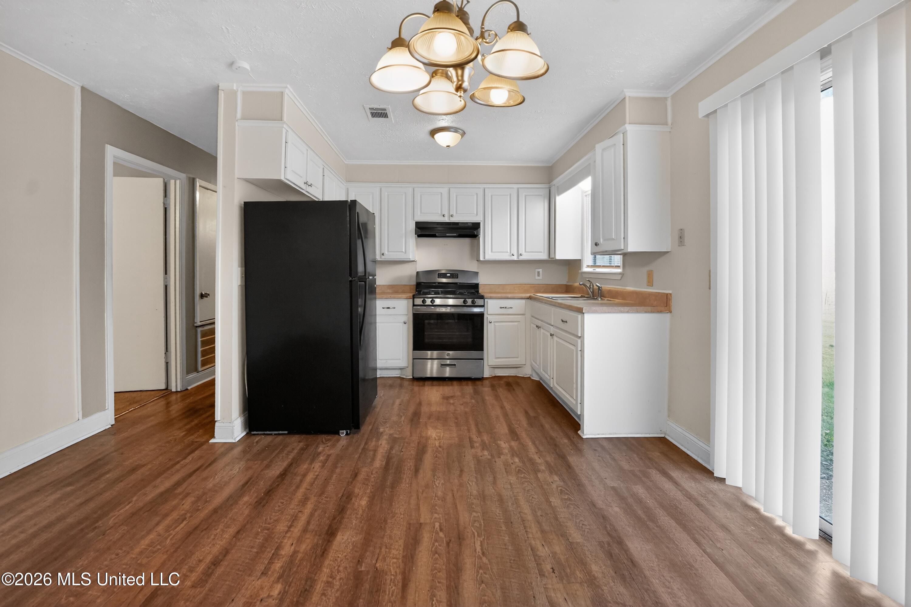 150 Hayes Drive Property Photo 25