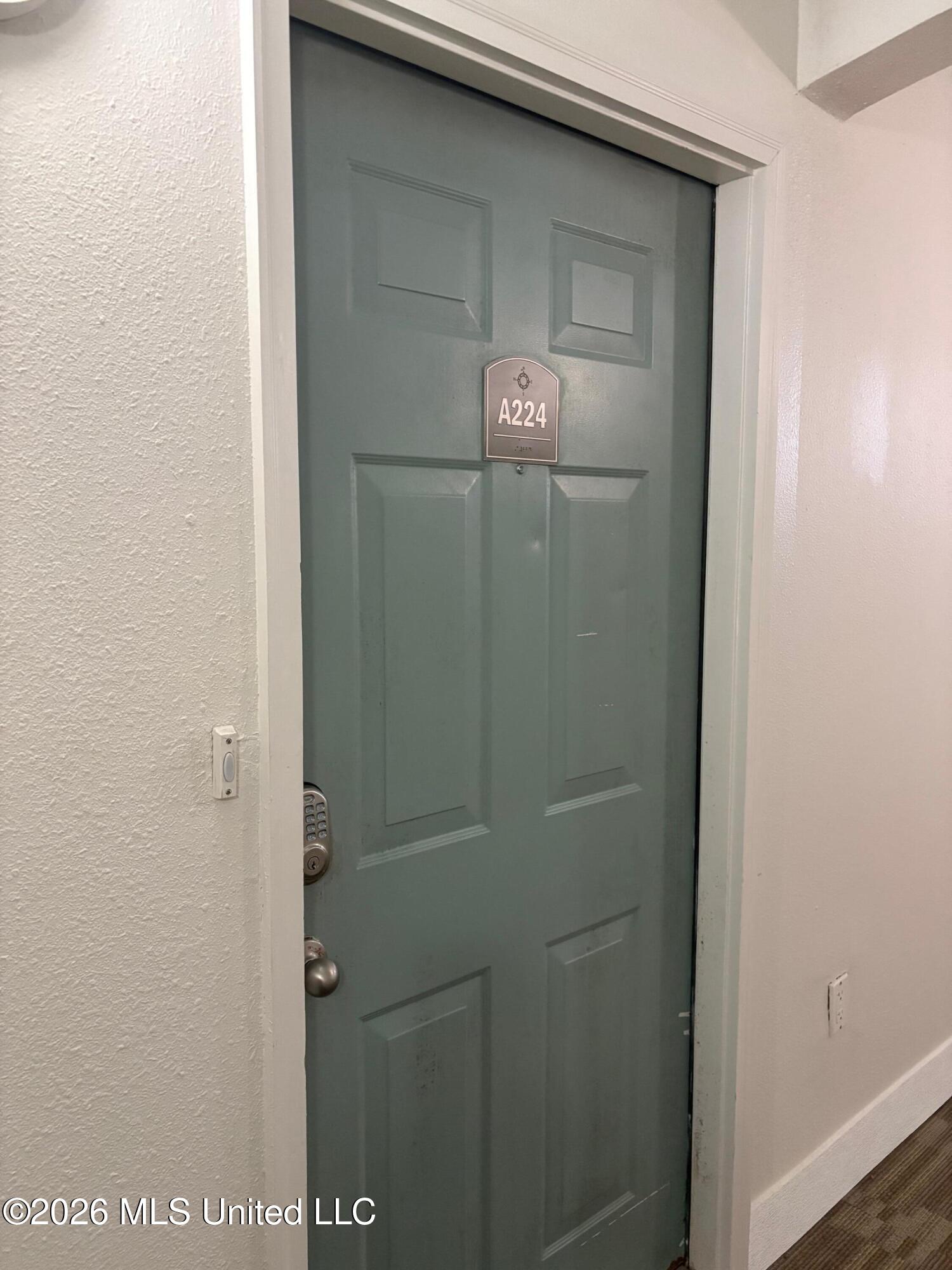 2046 Beach Boulevard Property Photo 4