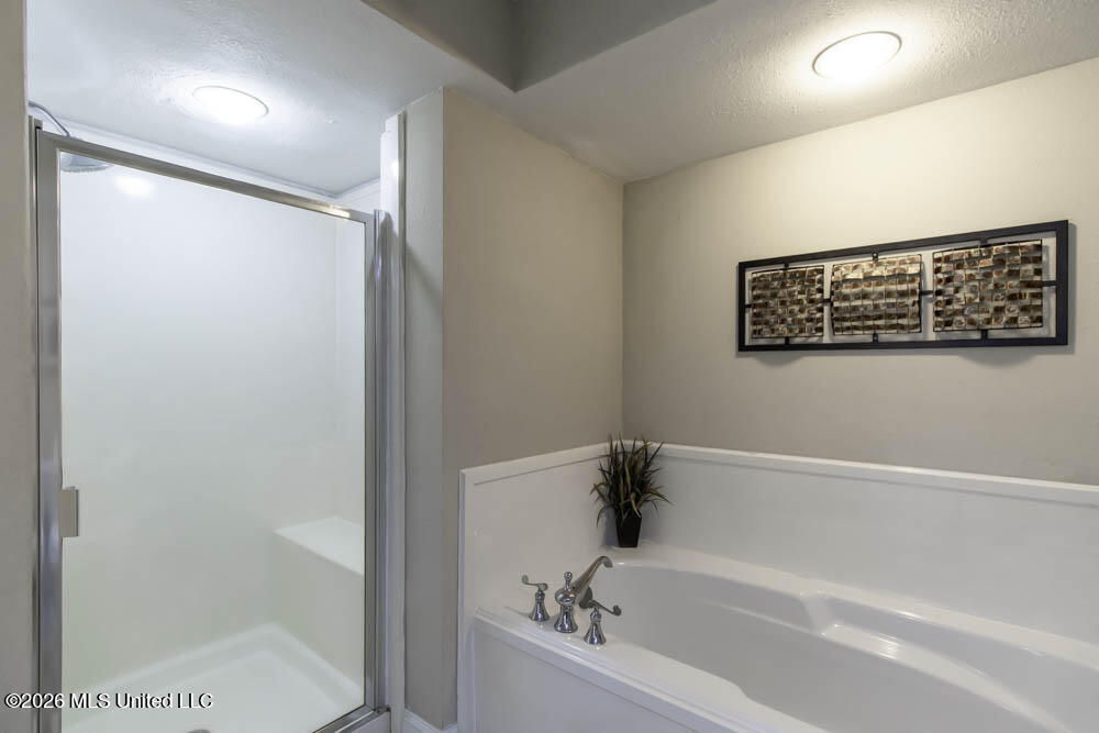 2046 Beach Boulevard Property Photo 9