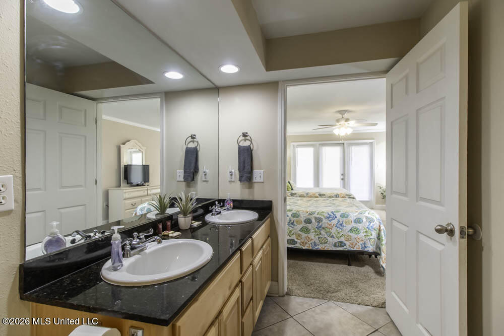 2046 Beach Boulevard Property Photo 10