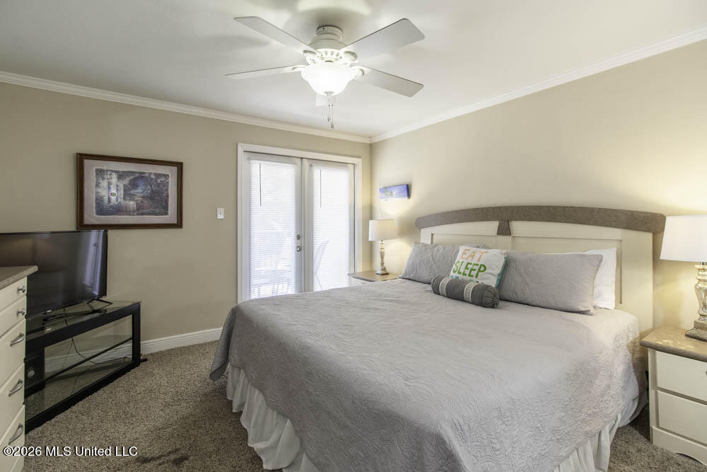 2046 Beach Boulevard Property Photo 11