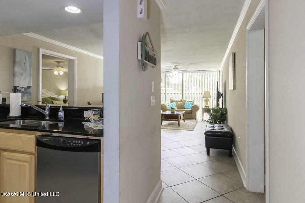 2046 Beach Boulevard Property Photo 15