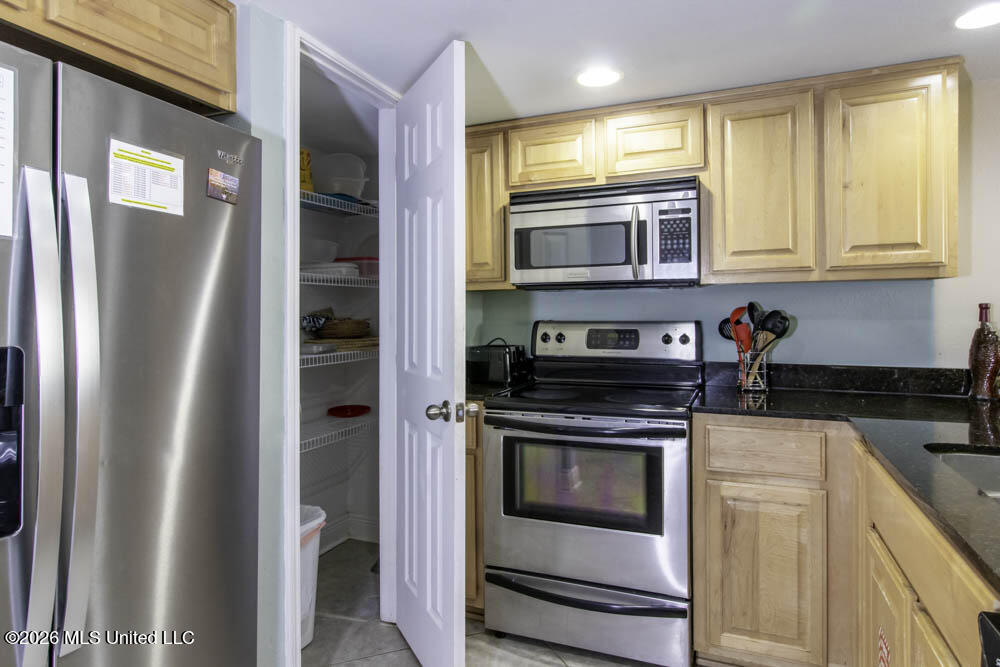 2046 Beach Boulevard Property Photo 20