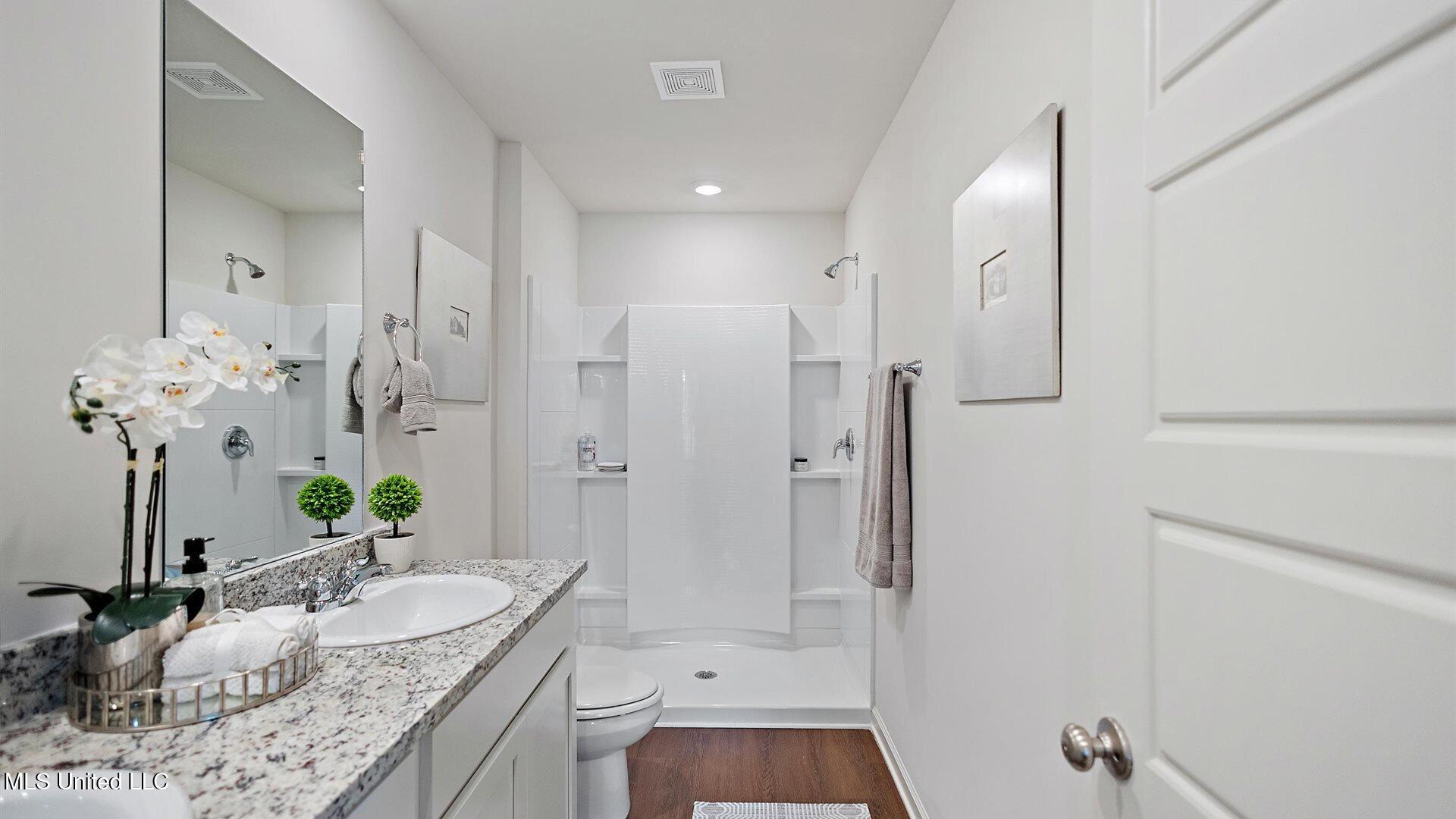 5007 Fox Glen Drive Property Photo 17
