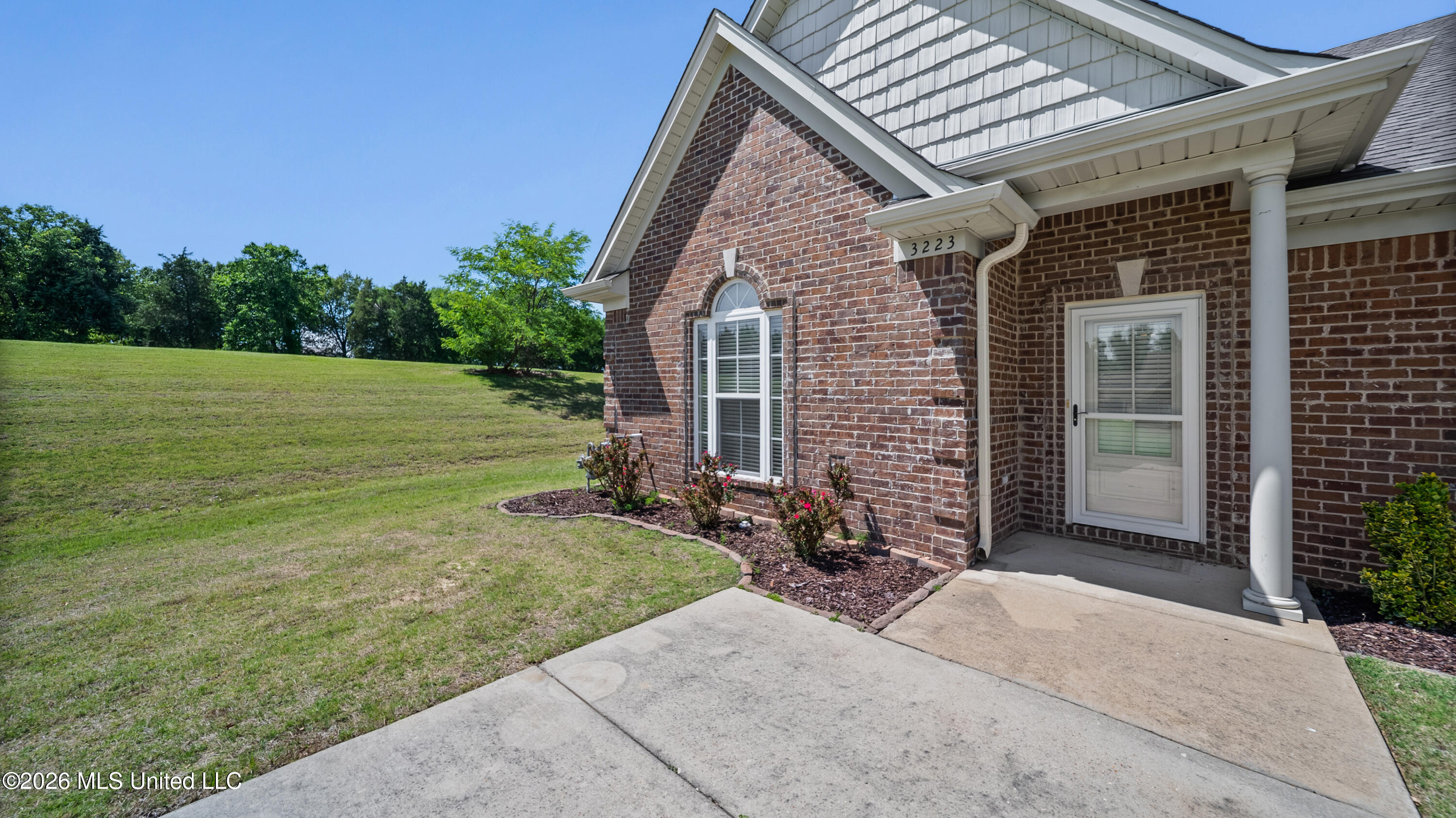 3223 Parkdale Cove Property Photo 1