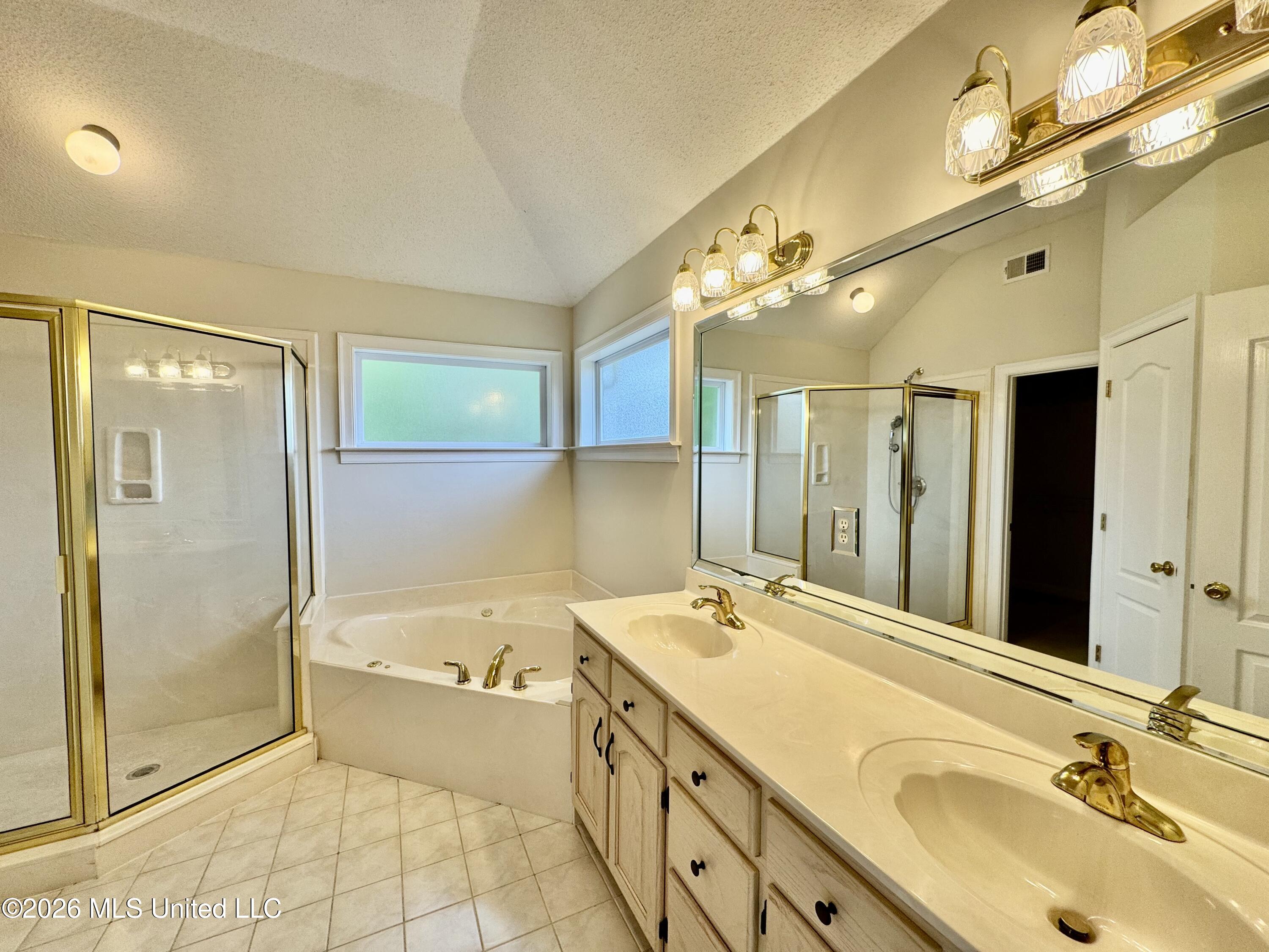 4600 Chalice Drive Property Photo 12