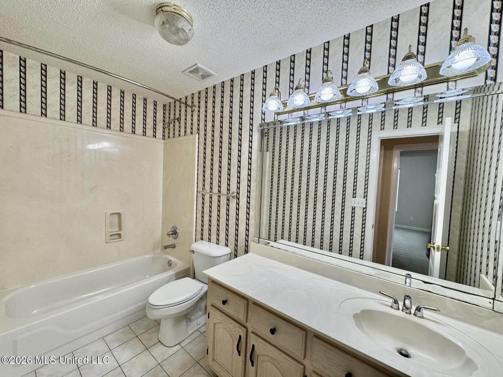 4600 Chalice Drive Property Photo 16