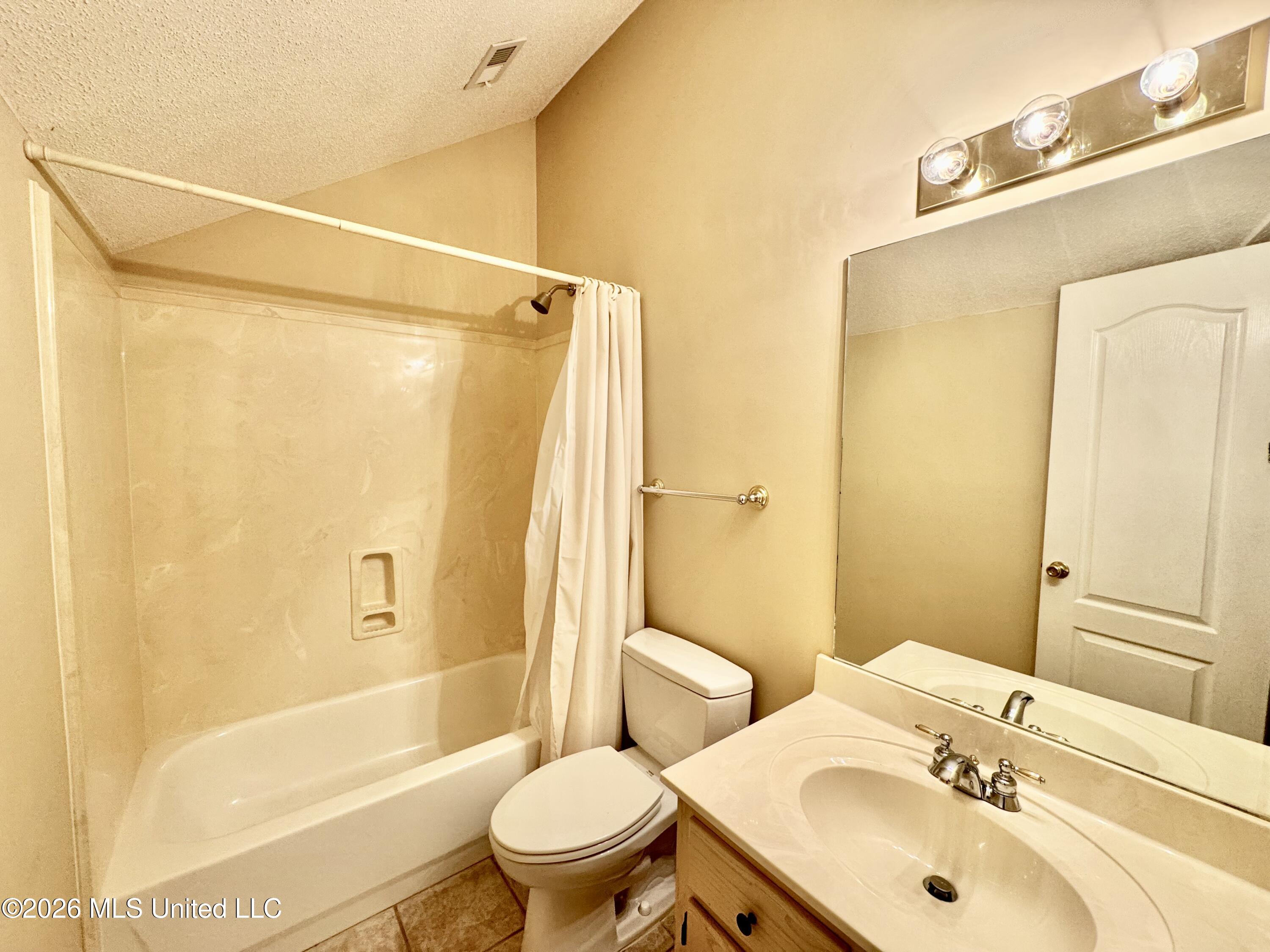 4600 Chalice Drive Property Photo 20