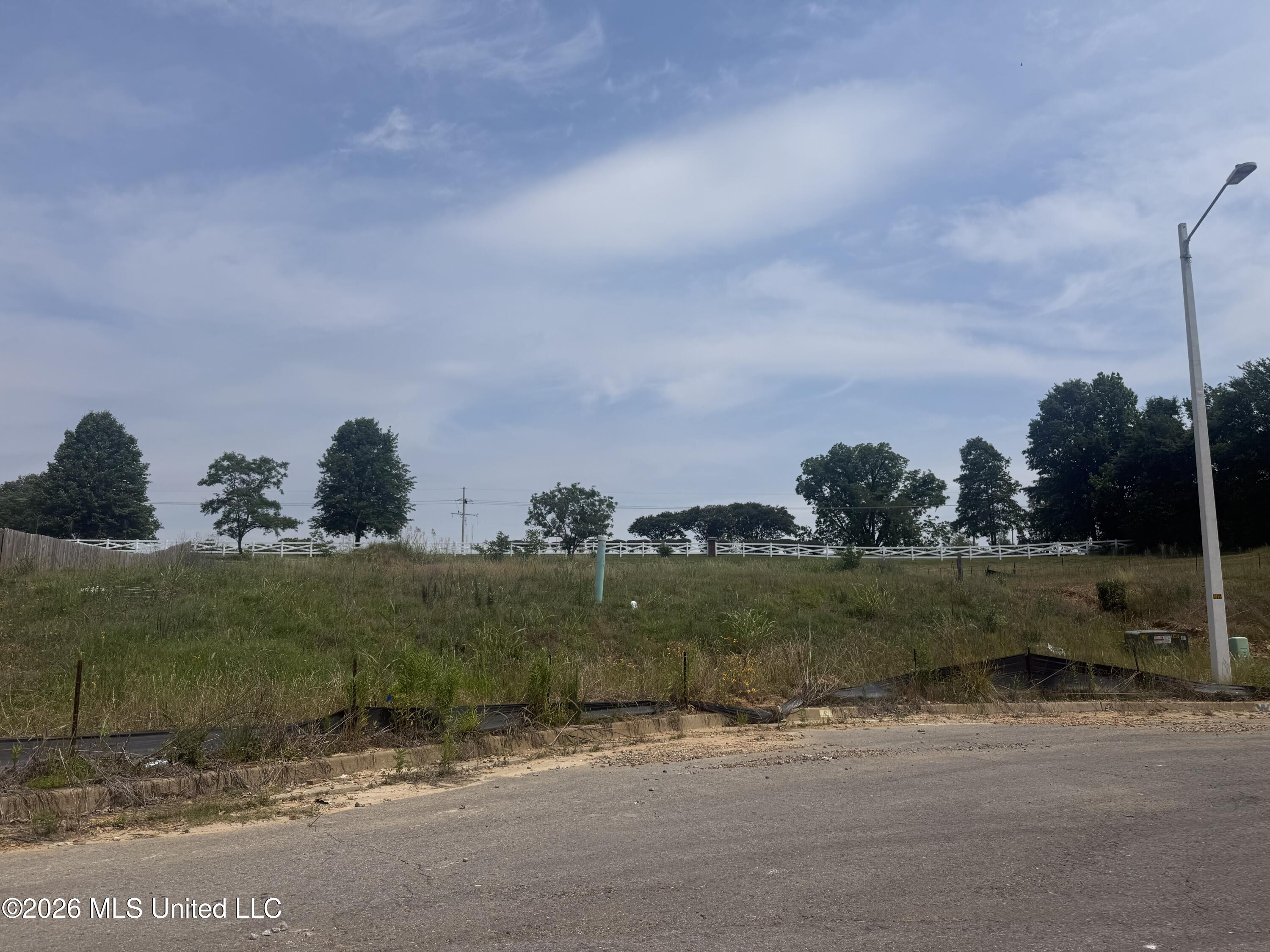2572 Beauvior Drive Property Photo 1