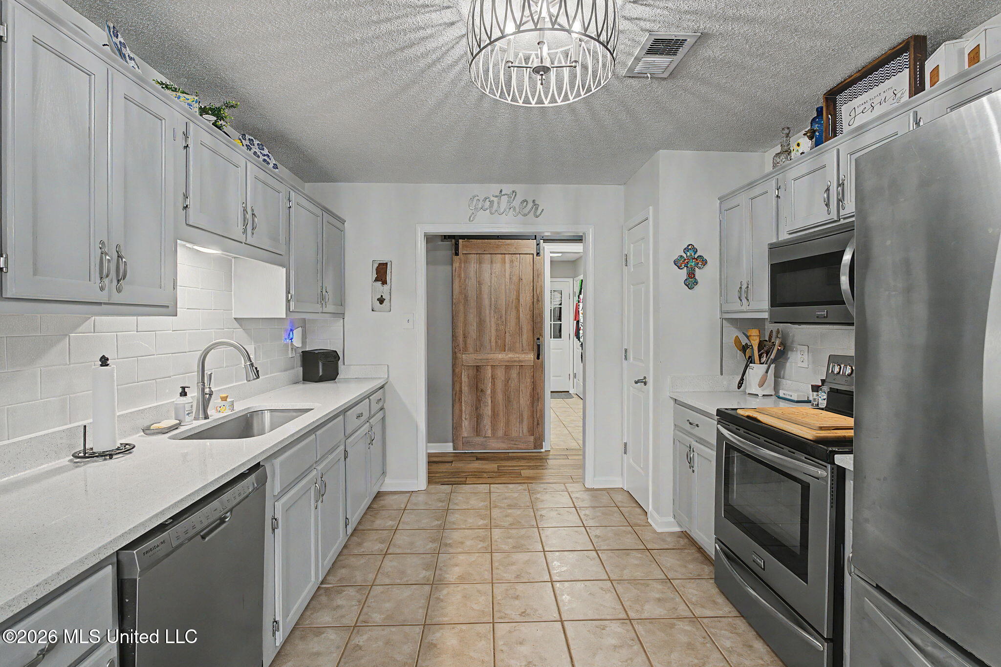 1262 Greenwich Drive Property Photo 10