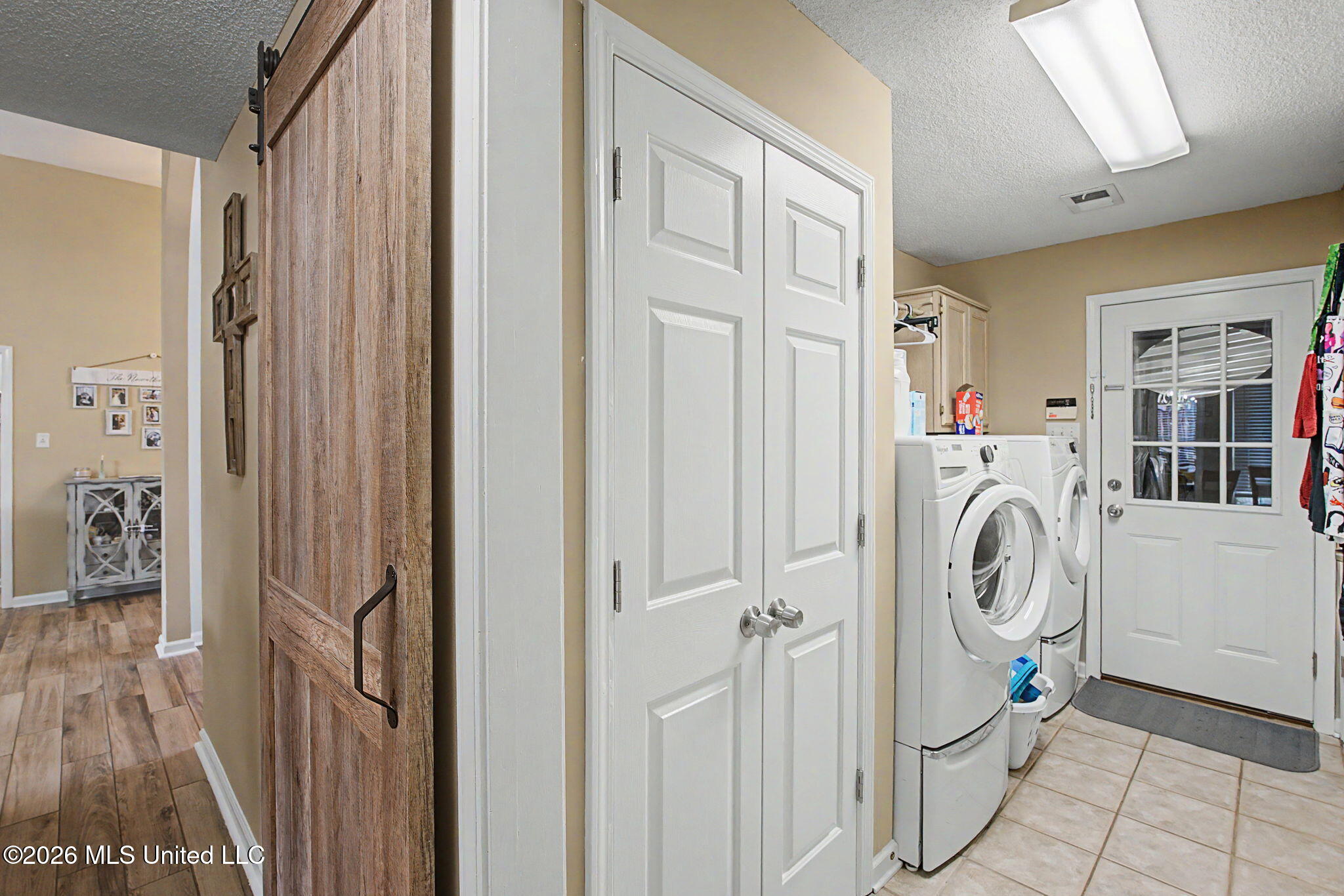 1262 Greenwich Drive Property Photo 13