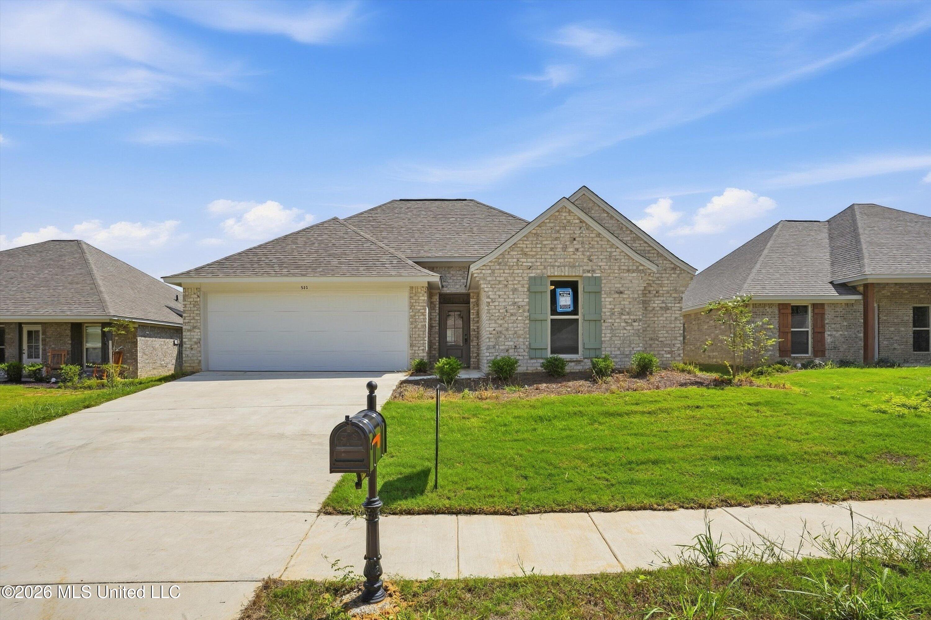 523 Stone Brook Place Property Photo 1