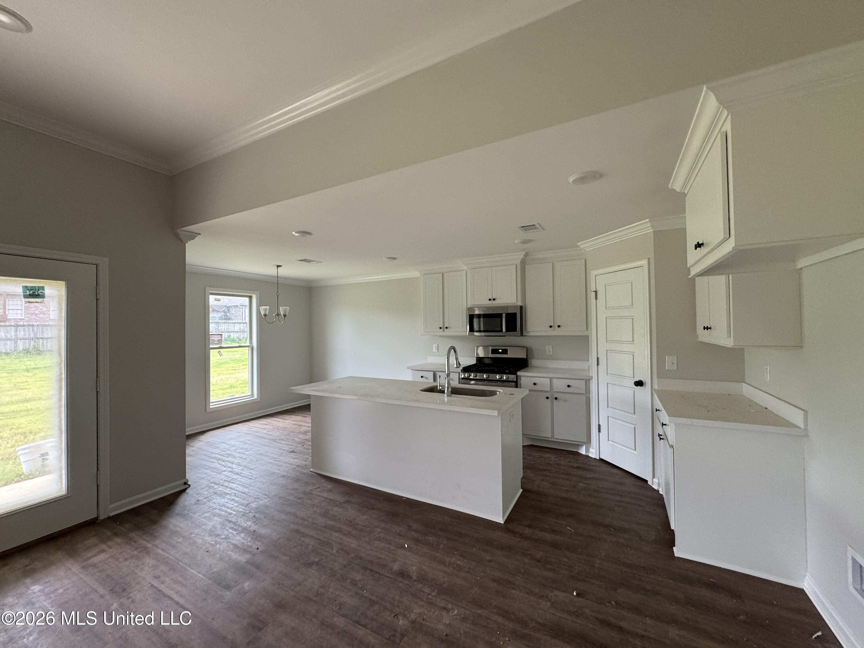 523 Stone Brook Place Property Photo 2