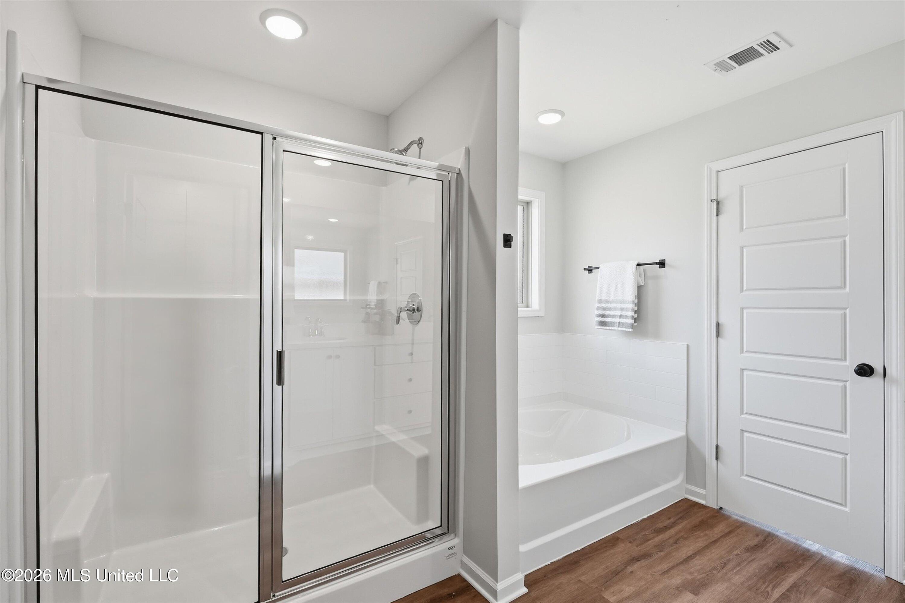 523 Stone Brook Place Property Photo 8