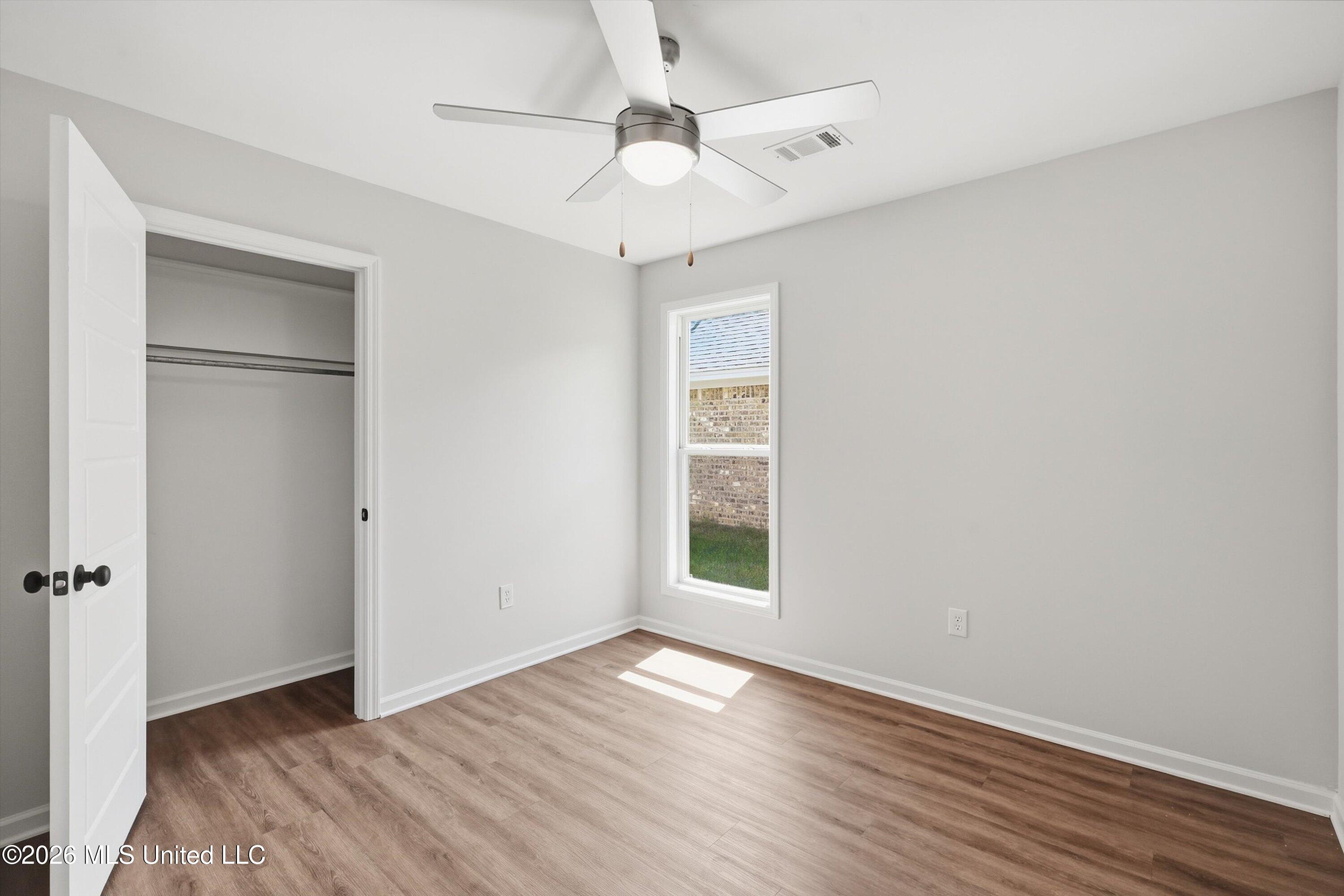 523 Stone Brook Place Property Photo 9