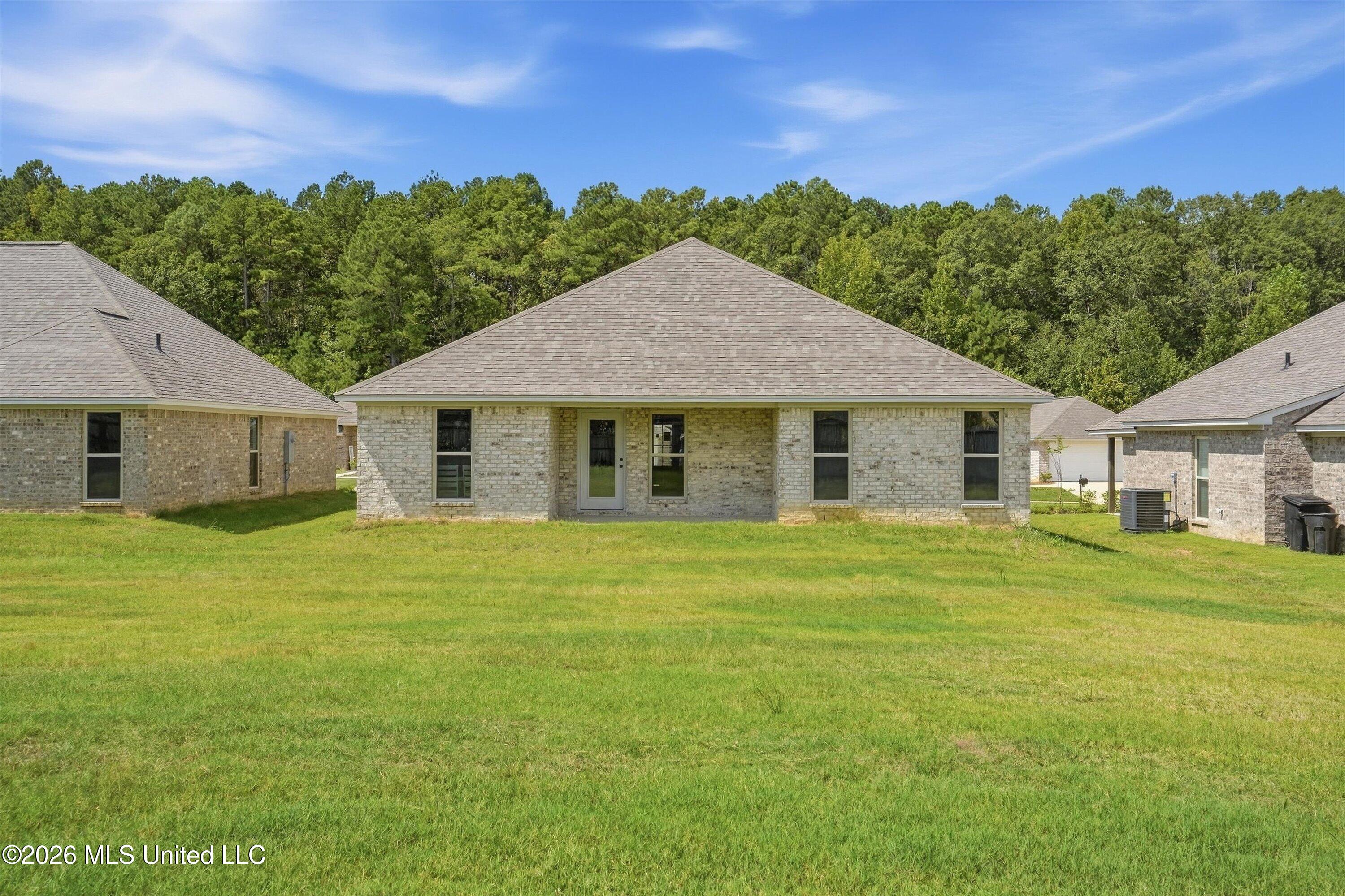 523 Stone Brook Place Property Photo 13