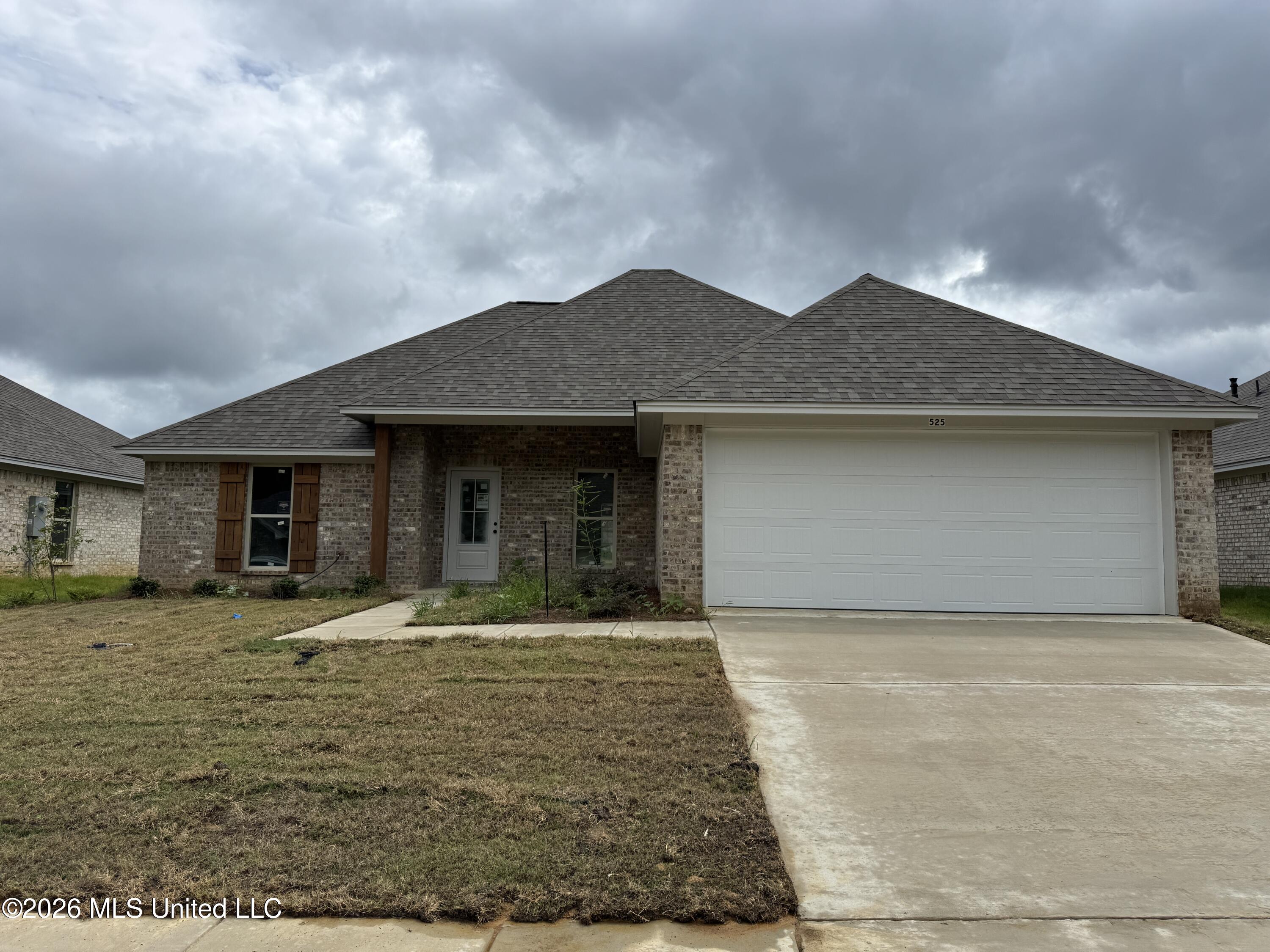 525 Stone Brook Place Property Photo 1