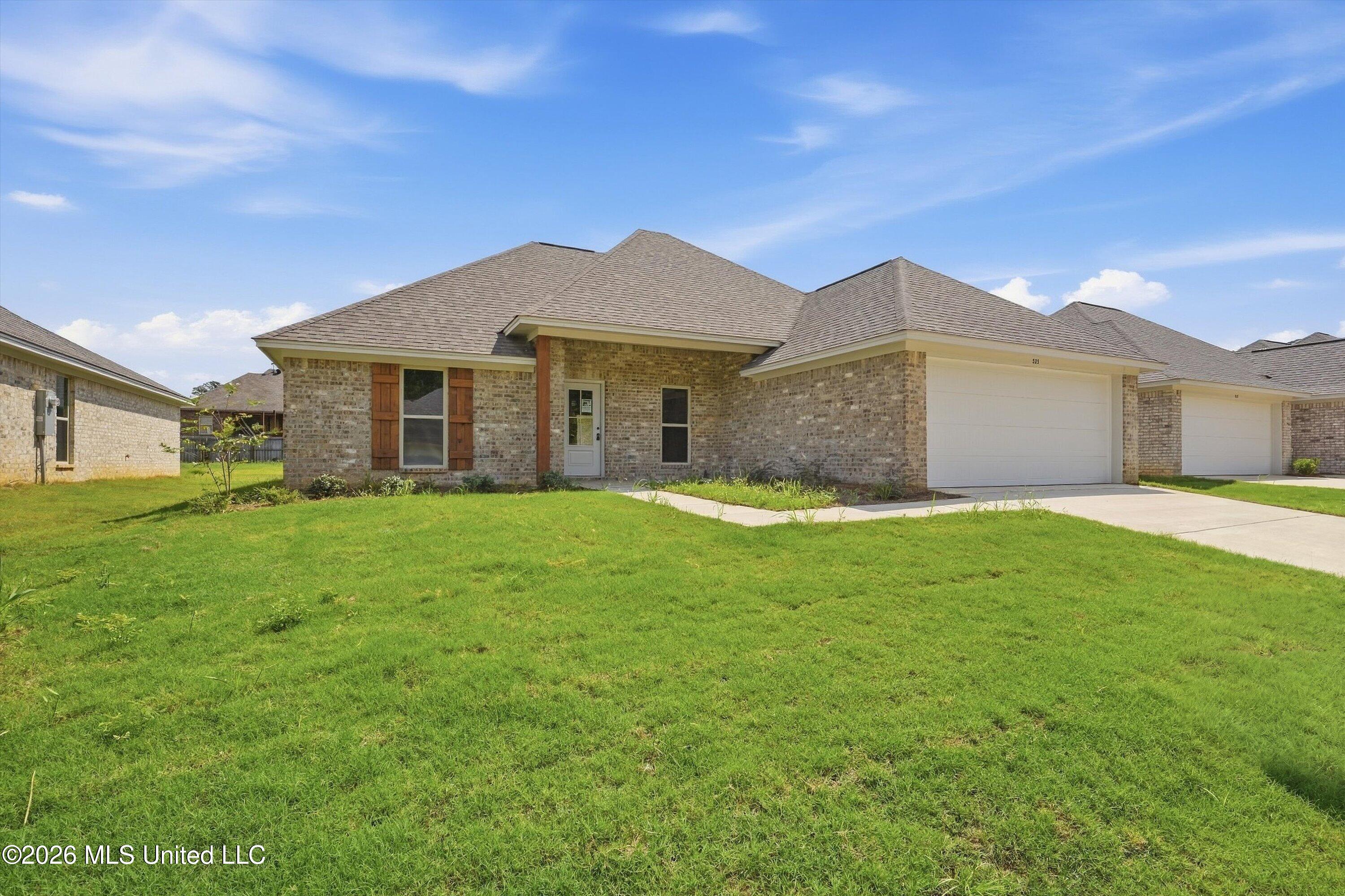 525 Stone Brook Place Property Photo 1