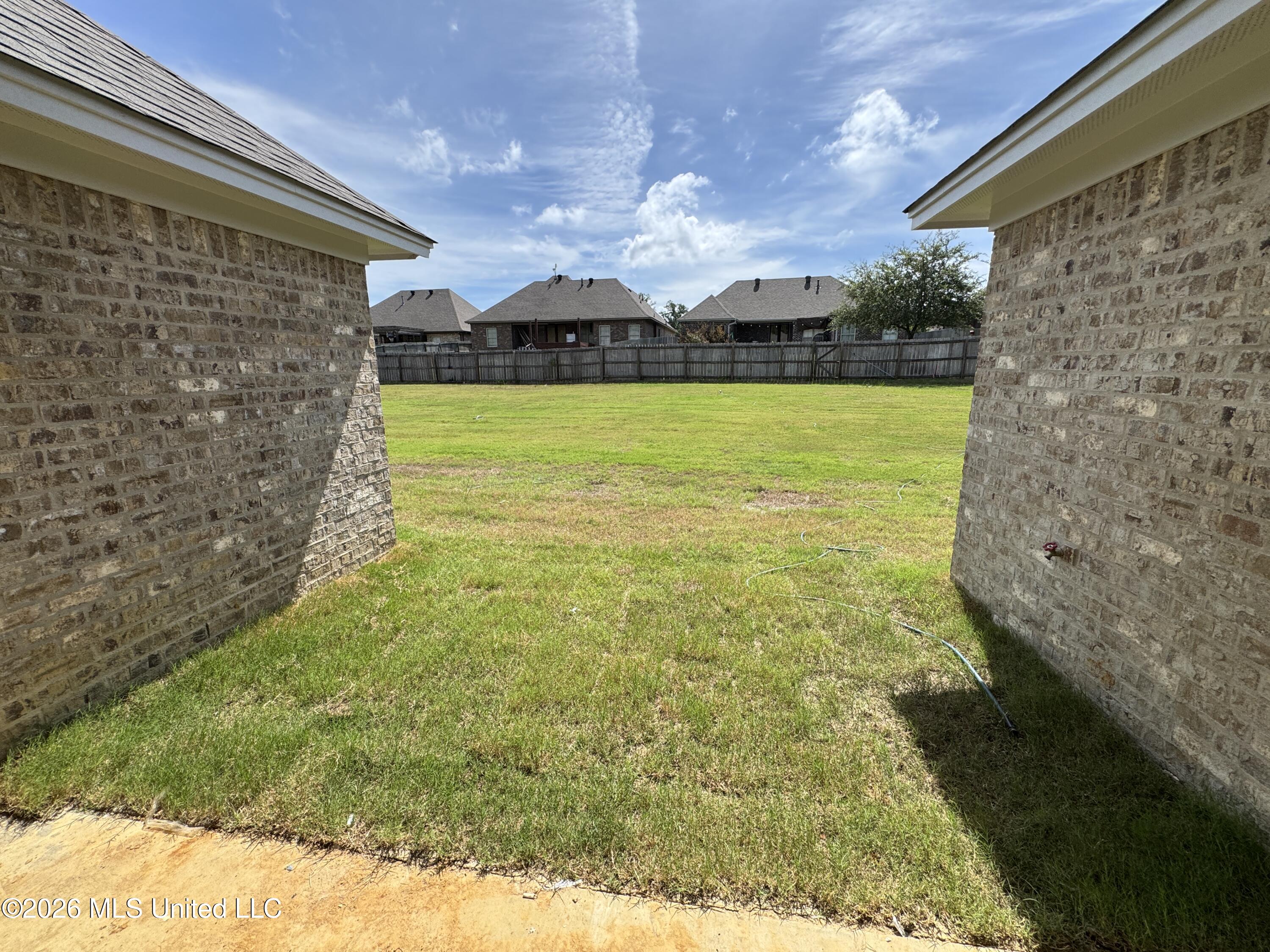 525 Stone Brook Place Property Photo 8