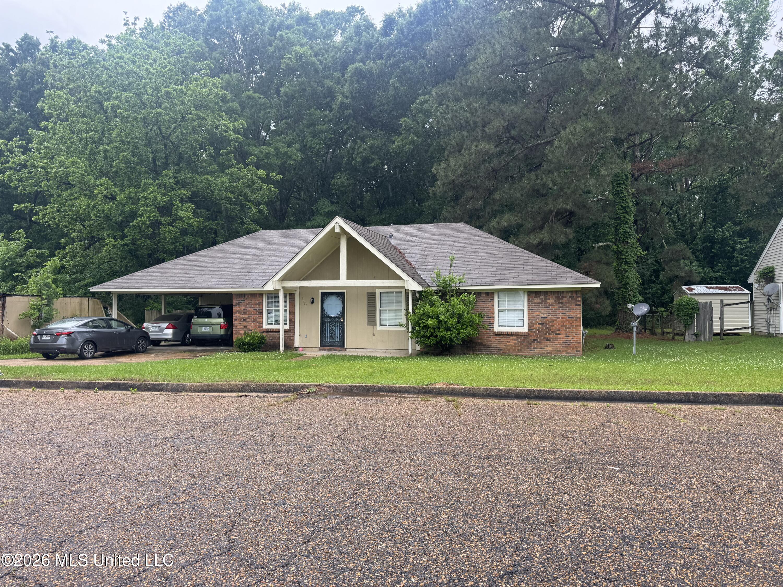 3927 Lost Lake Circle Property Photo 1