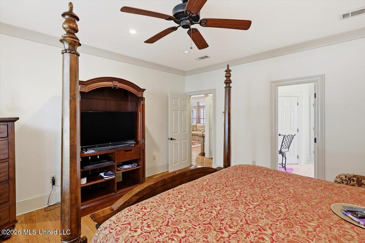 301 Feather Glen Property Photo 18