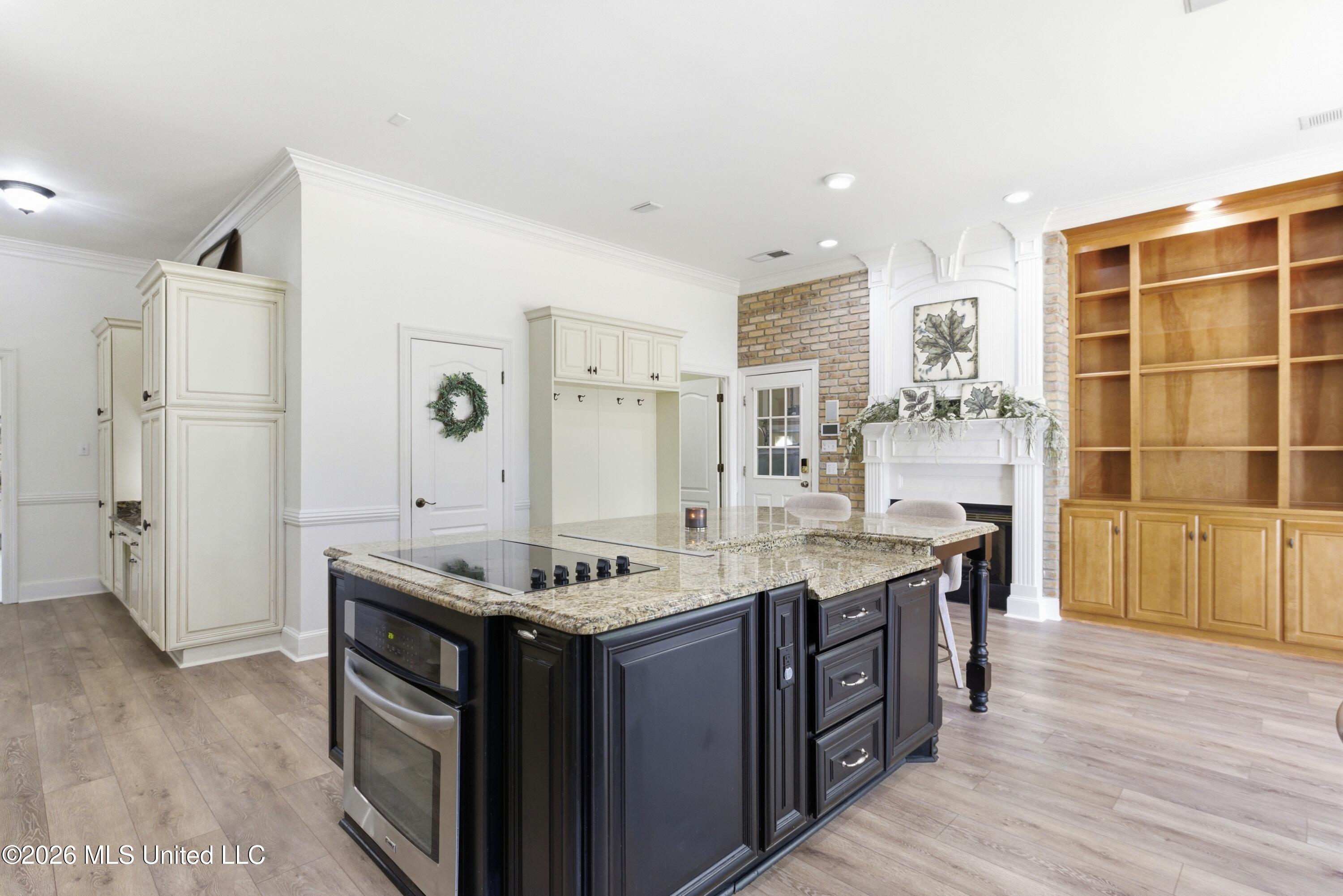 2582 Dickens Place Drive Property Photo 11