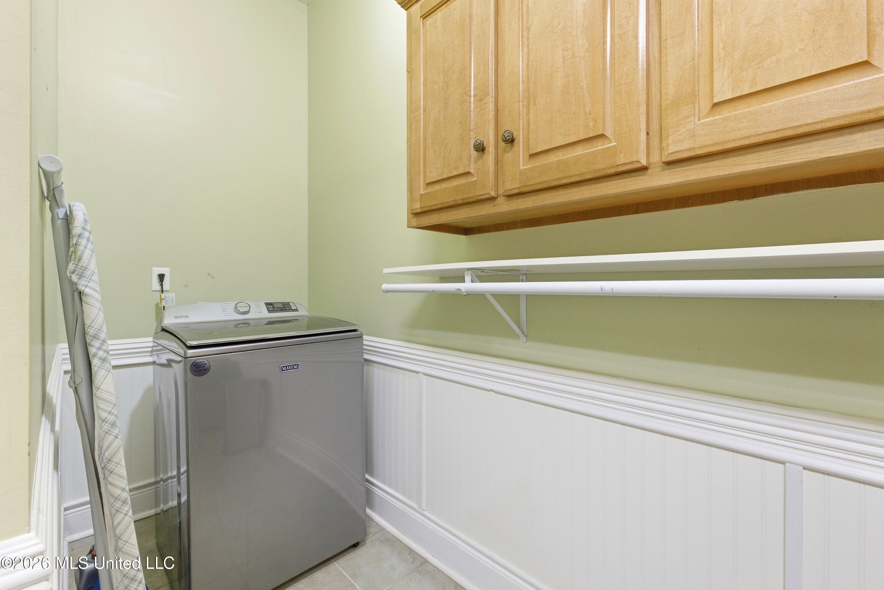 2582 Dickens Place Drive Property Photo 17
