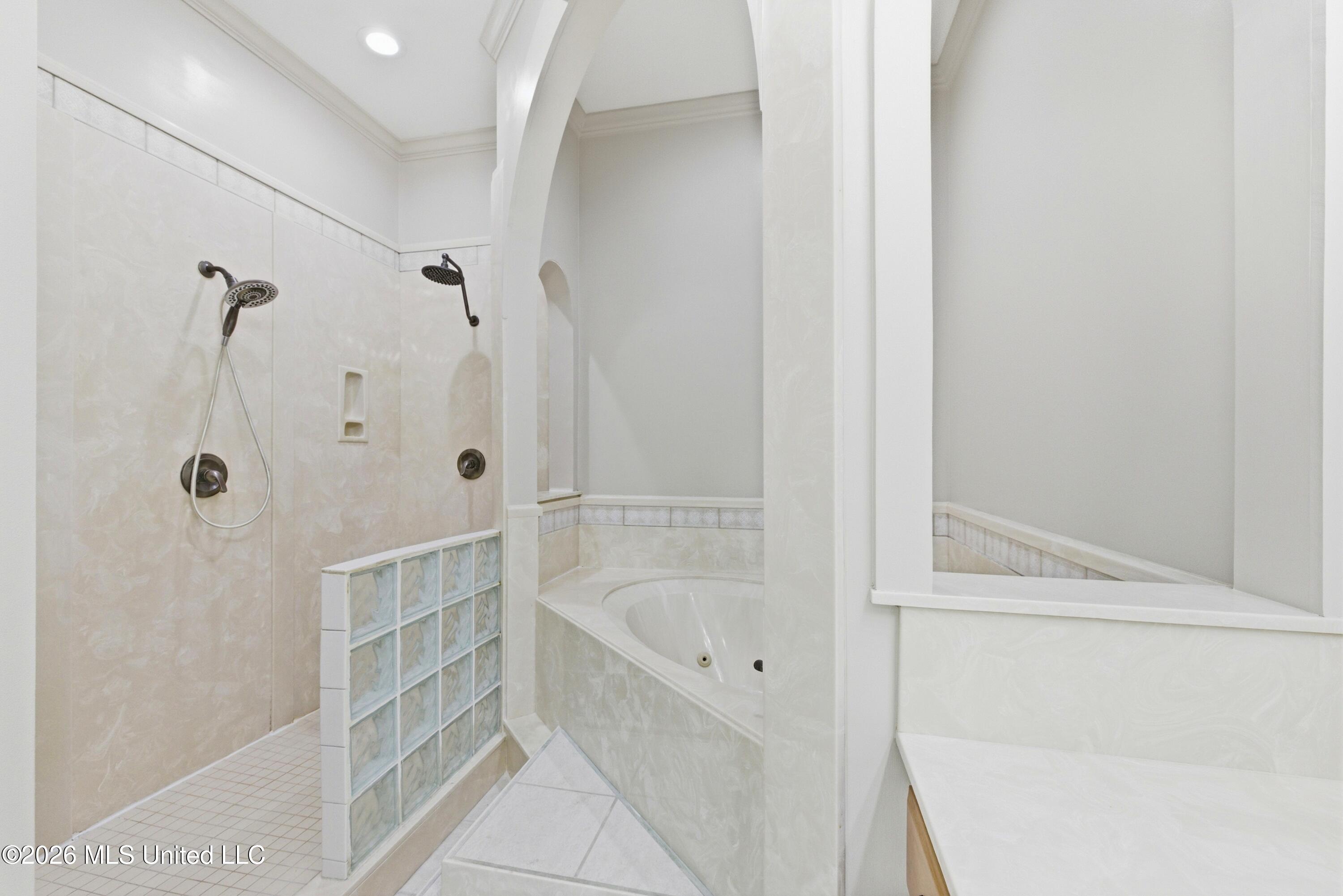 2582 Dickens Place Drive Property Photo 24