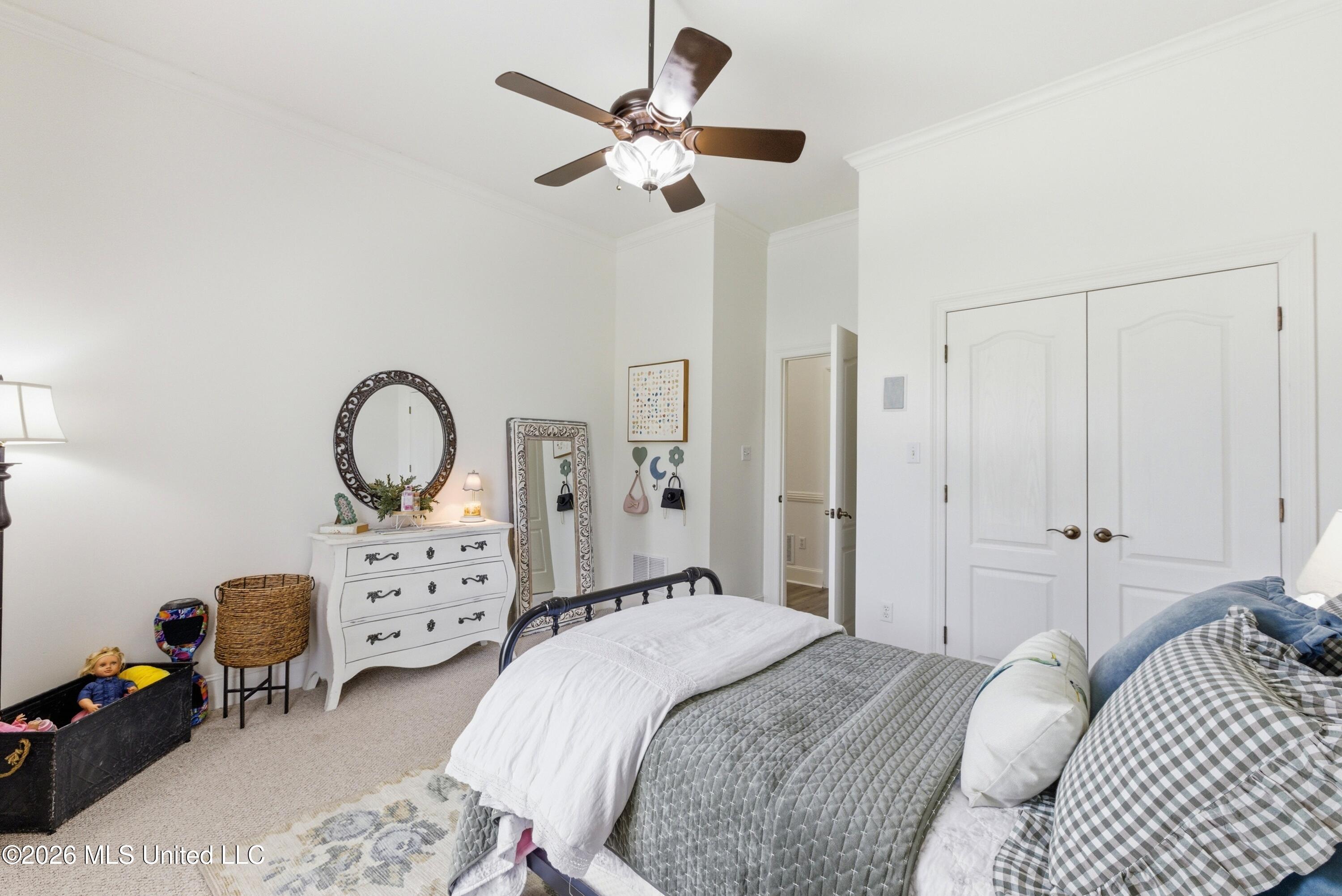 2582 Dickens Place Drive Property Photo 28