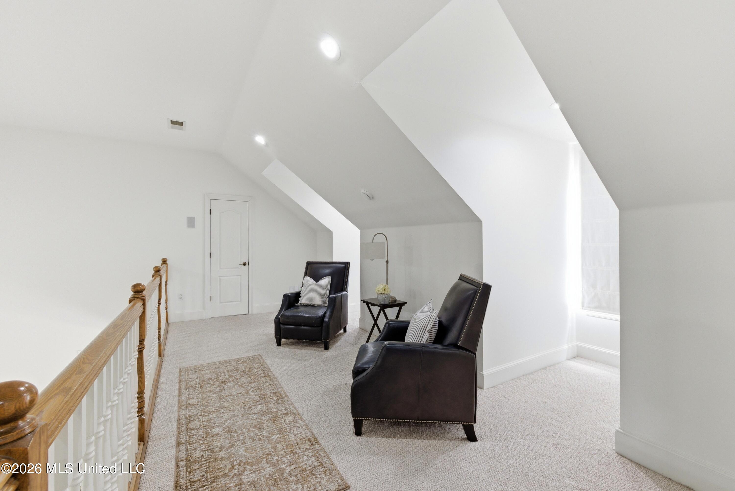 2582 Dickens Place Drive Property Photo 31