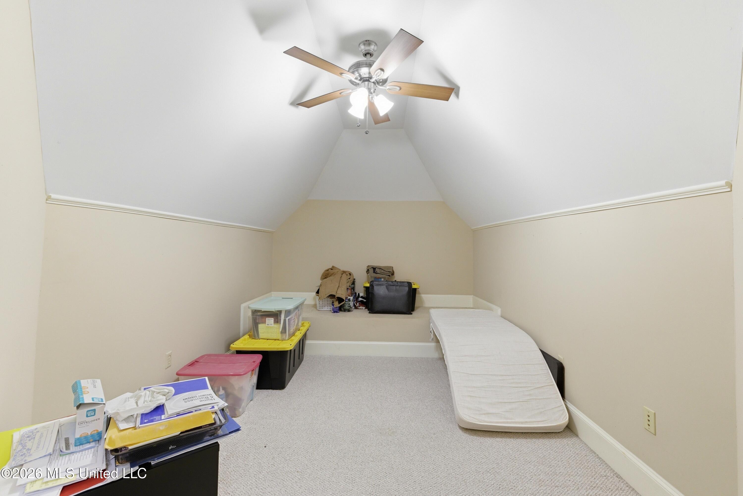 2582 Dickens Place Drive Property Photo 33