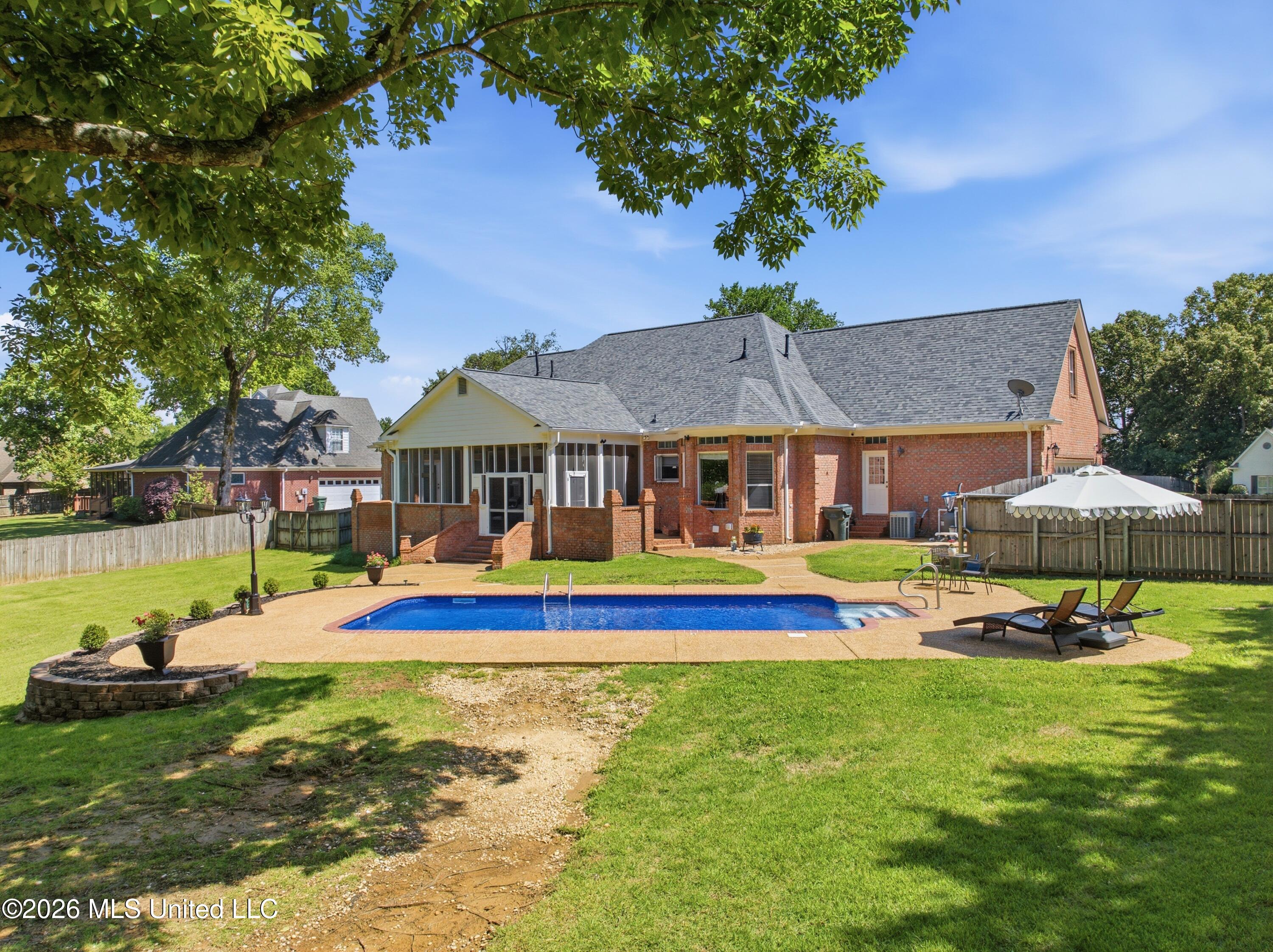 2582 Dickens Place Drive Property Photo 44