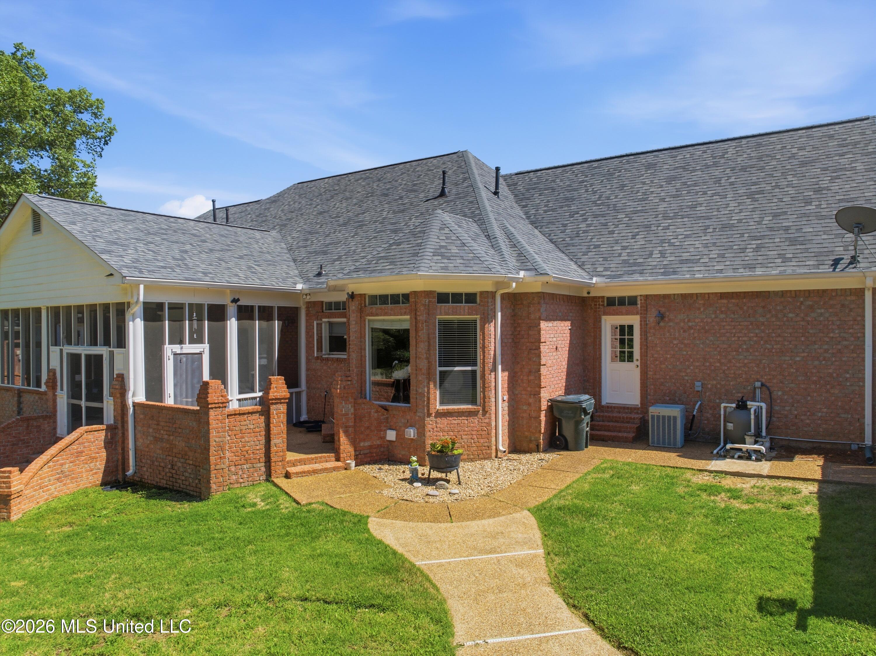 2582 Dickens Place Drive Property Photo 46